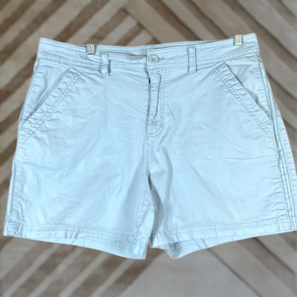 Eddie Bauer Eddie Bauer Womens Shorts Gray Midi Casual Wear Stretch 14 Bermuda Flat Front Activewear Casual Womens Shorts Gray 14 Size 36" / US 14 / IT 50 - 1 Thumbnail