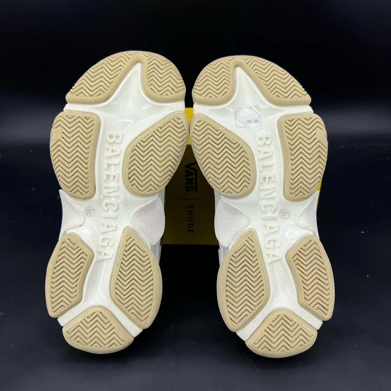 Balenciaga Balenciaga Gucci yellow green dad sneaker 37 99 new Size US 7 / IT 37 - 6 Thumbnail