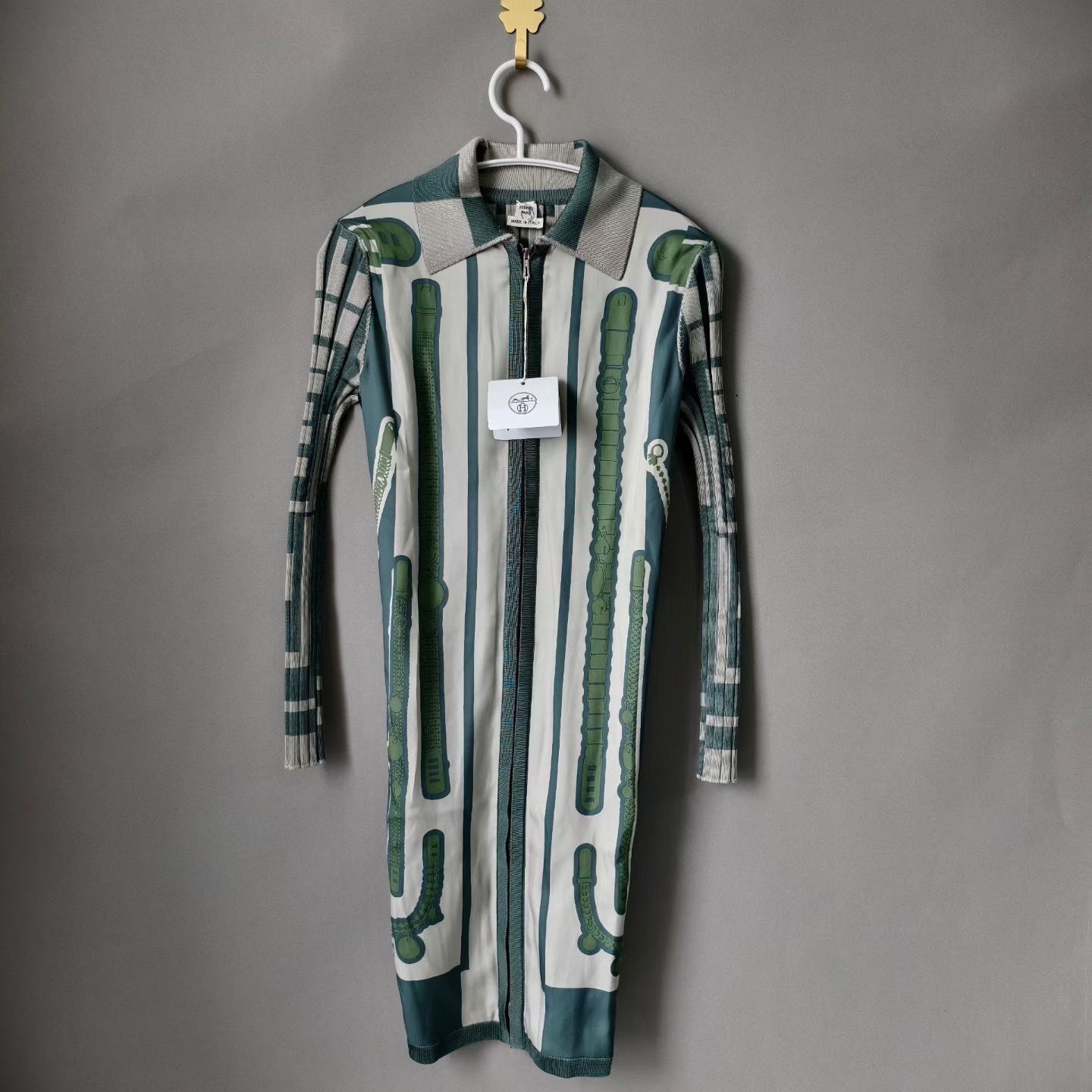 Hermes Hermes Patchwork T-Shirt M Women Size M / US 6-8 / IT 42-44 - 1 Thumbnail