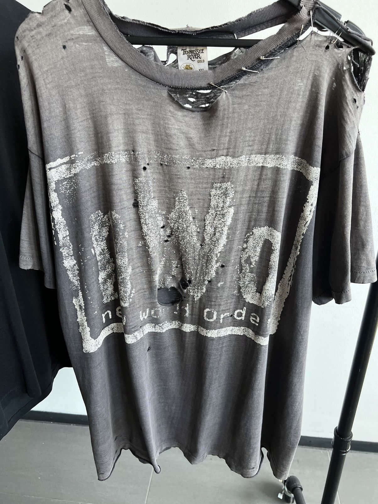 Vintage Vintage Thrashed 90s Repaired NWO Tee Size US XL / EU 56 / 4 - 2 Thumbnail