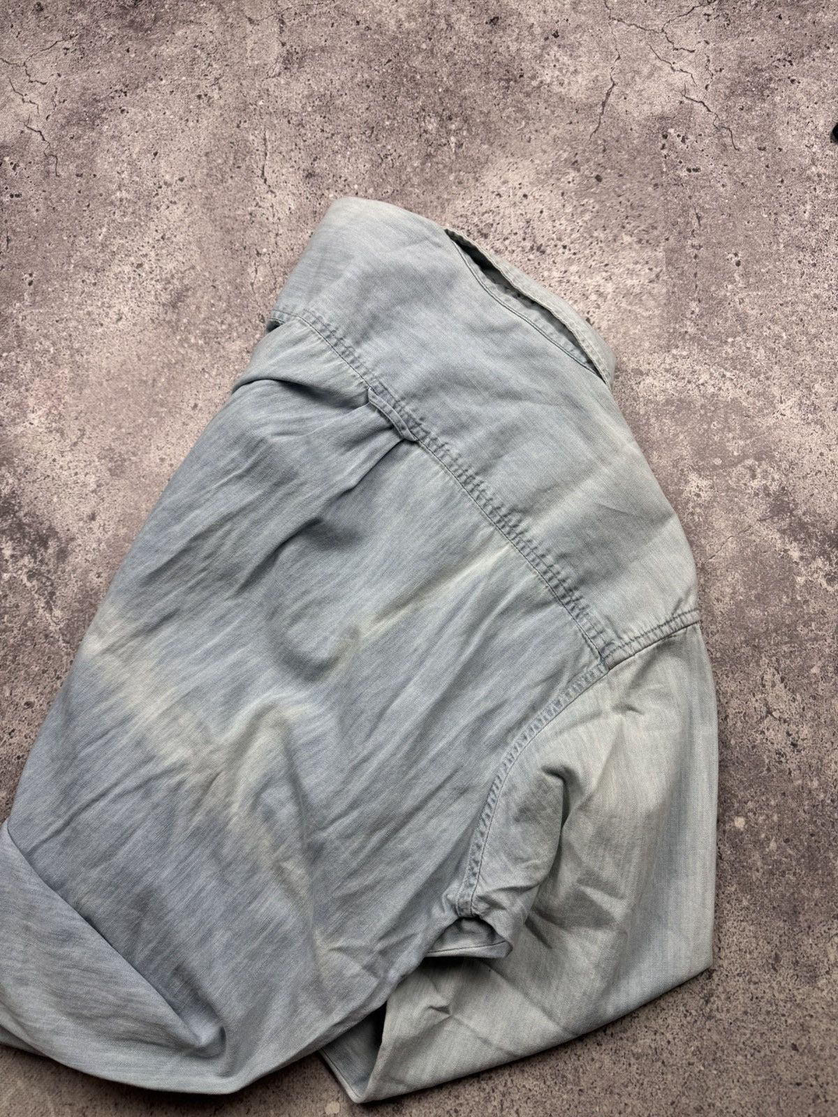 Carhartt Vintage Carhartt Y2K Distressed Faded Denim Shirt Japanesse Size US L / EU 52-54 / 3 - 11 Thumbnail