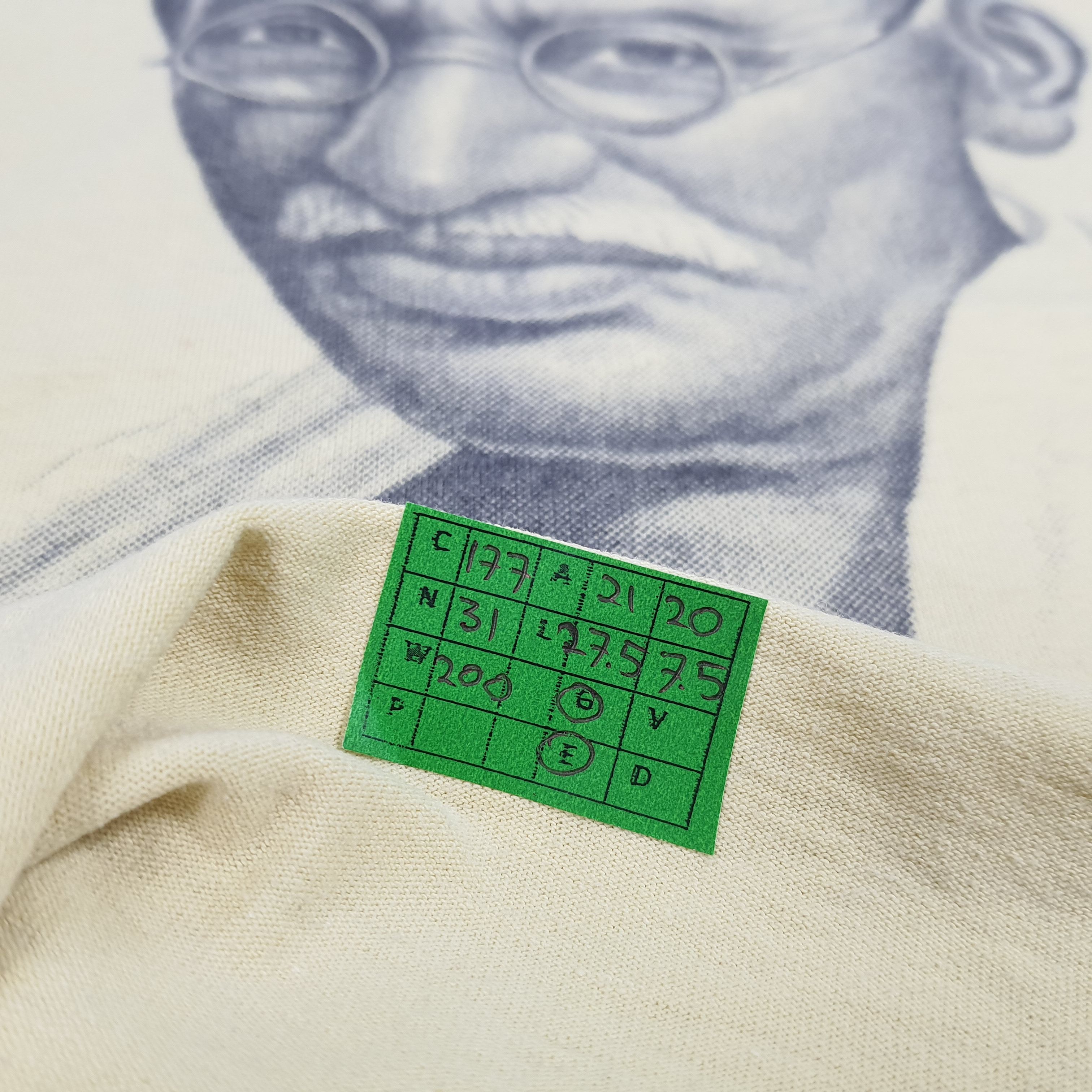 Vintage Vintage Mahatma Gandhi Quotes Tshirt Size US L / EU 52-54 / 3 - 5 Thumbnail