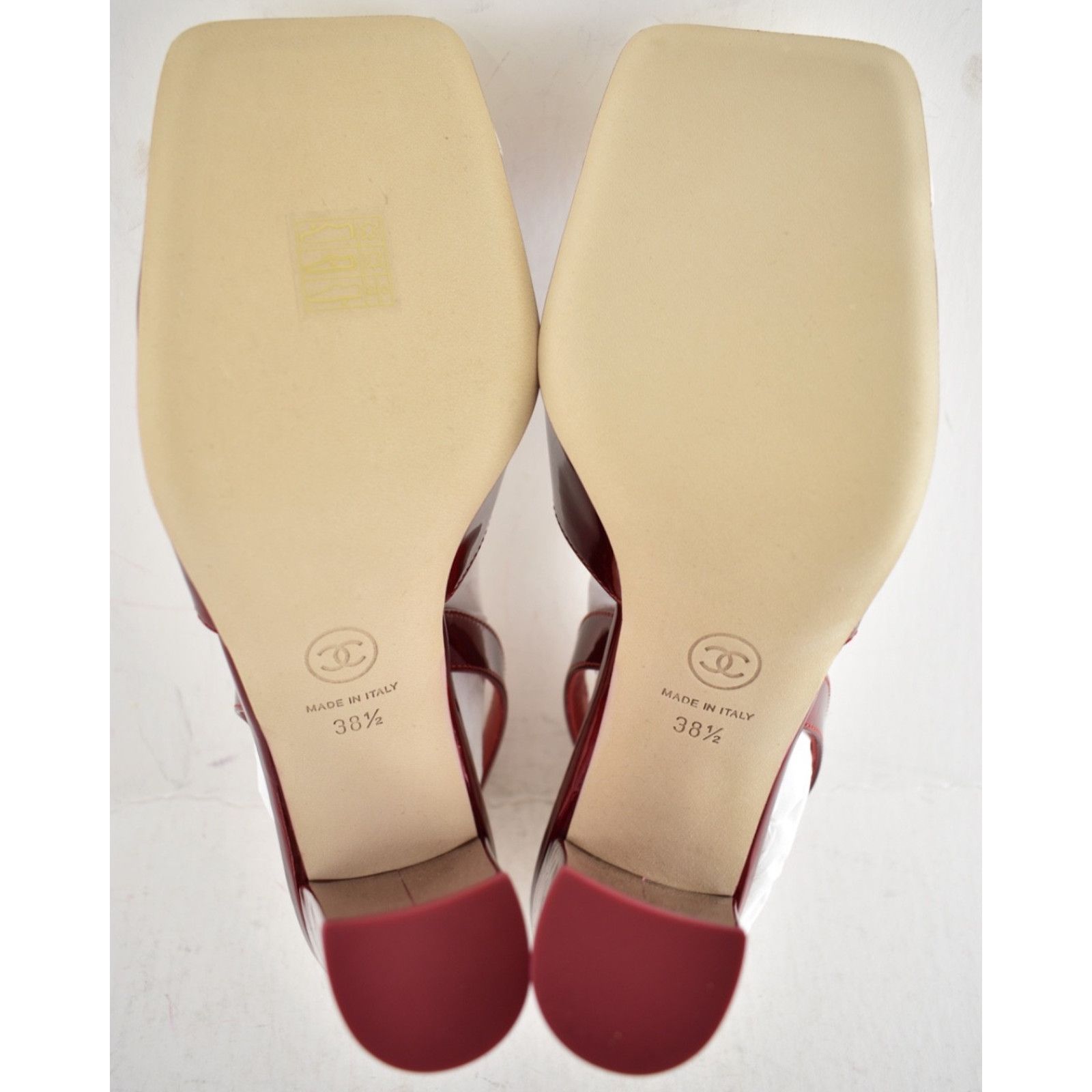 Chanel Chanel Red Square Toe CC Slingback Block Heel Pump 38.5 Size US 8.5 / IT 38.5 - 19 Thumbnail