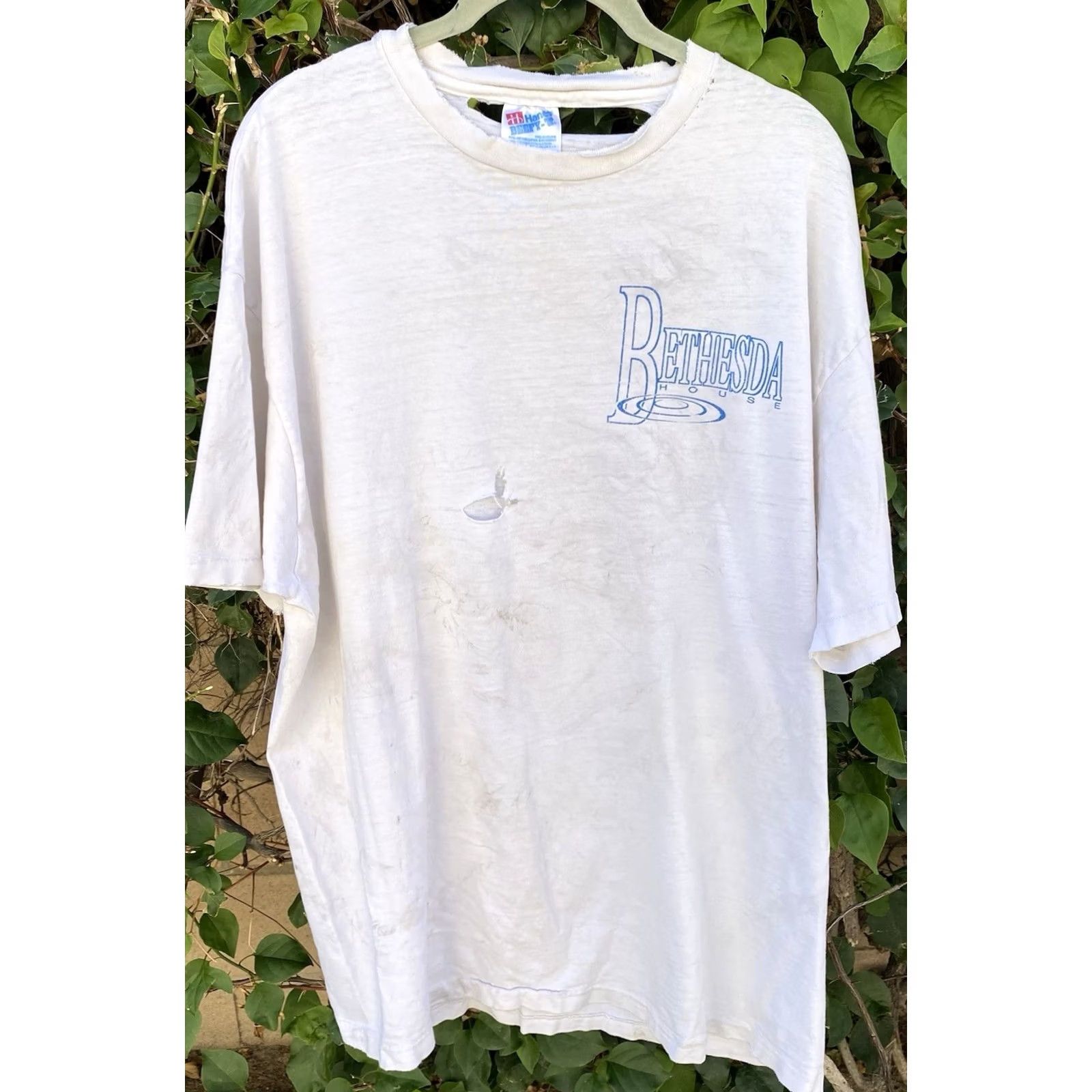 Hanes VINTAGE Hanes T Shirt Distressed White XL The Salvation Army Bethesda House Graphic Print Short Sleeve Men Size XL Size US XL / EU 56 / 4 - 3 Thumbnail