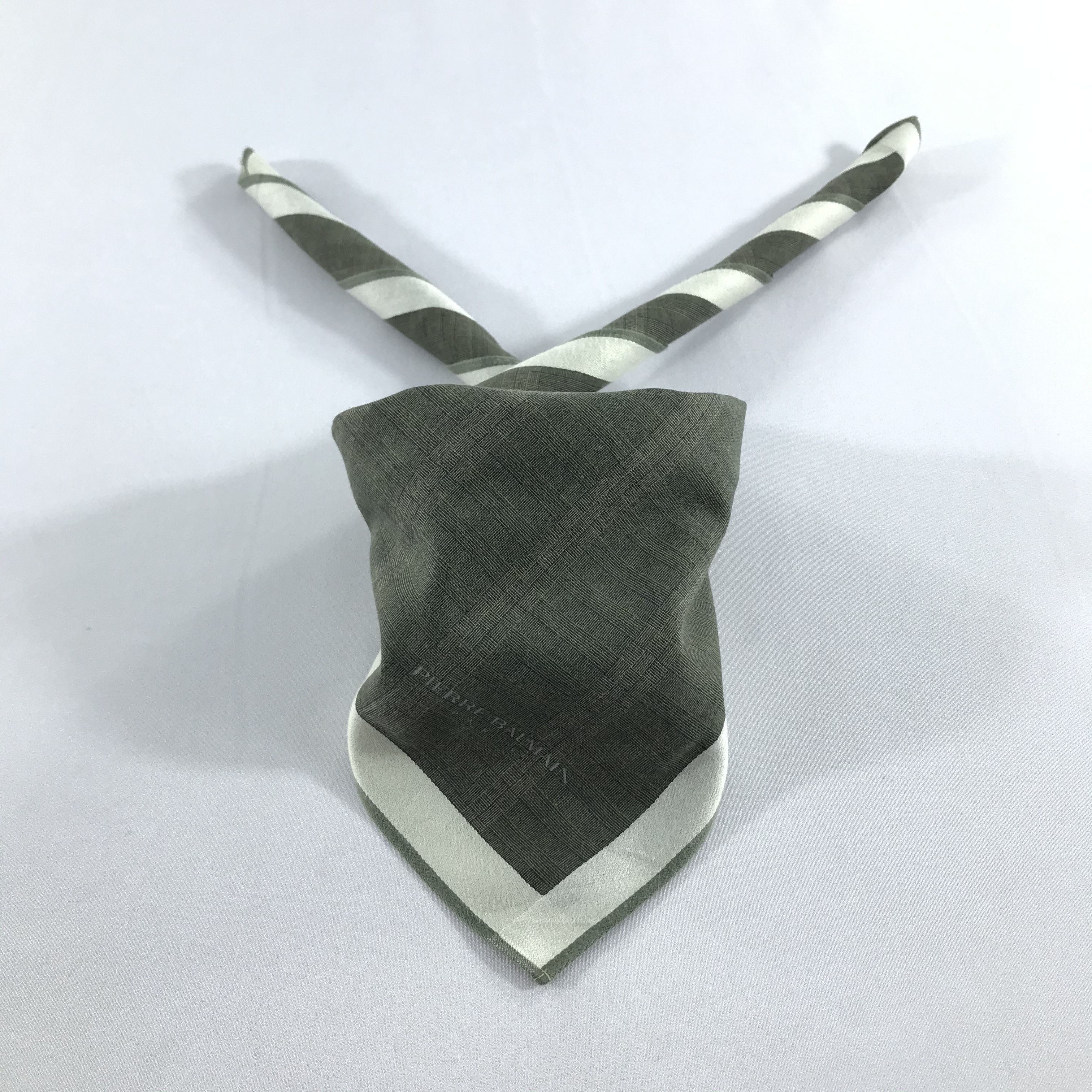 Pierre Balmain Pierre Balmain Handkerchief Neckerchief Bandana H905 Size ONE SIZE - 1 Thumbnail
