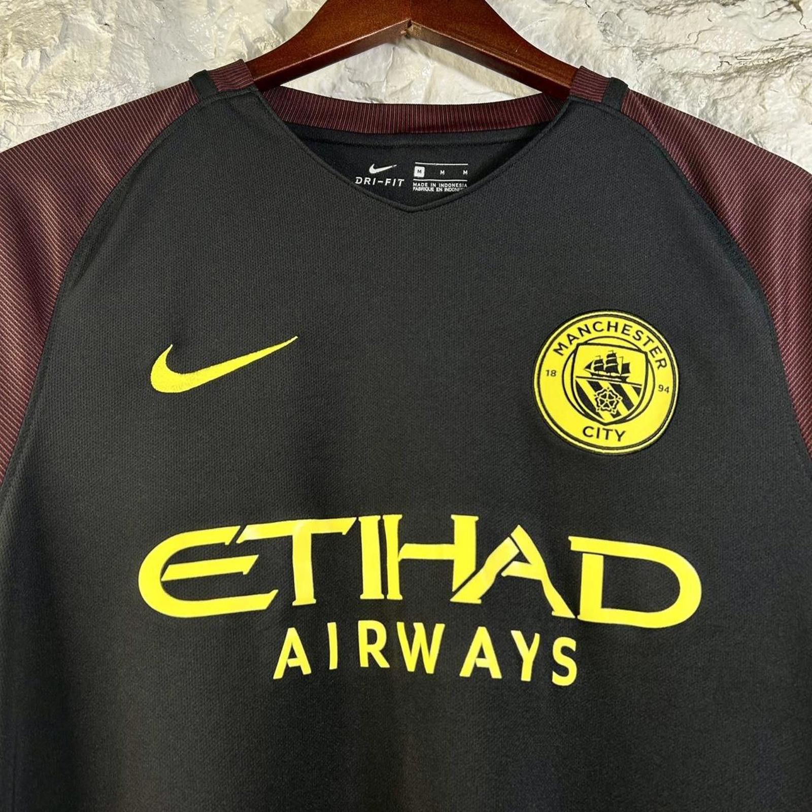 Nike Nike Manchester City 2016/17 Football Shirt Size Medium Size US M / EU 48-50 / 2 - 1 Thumbnail