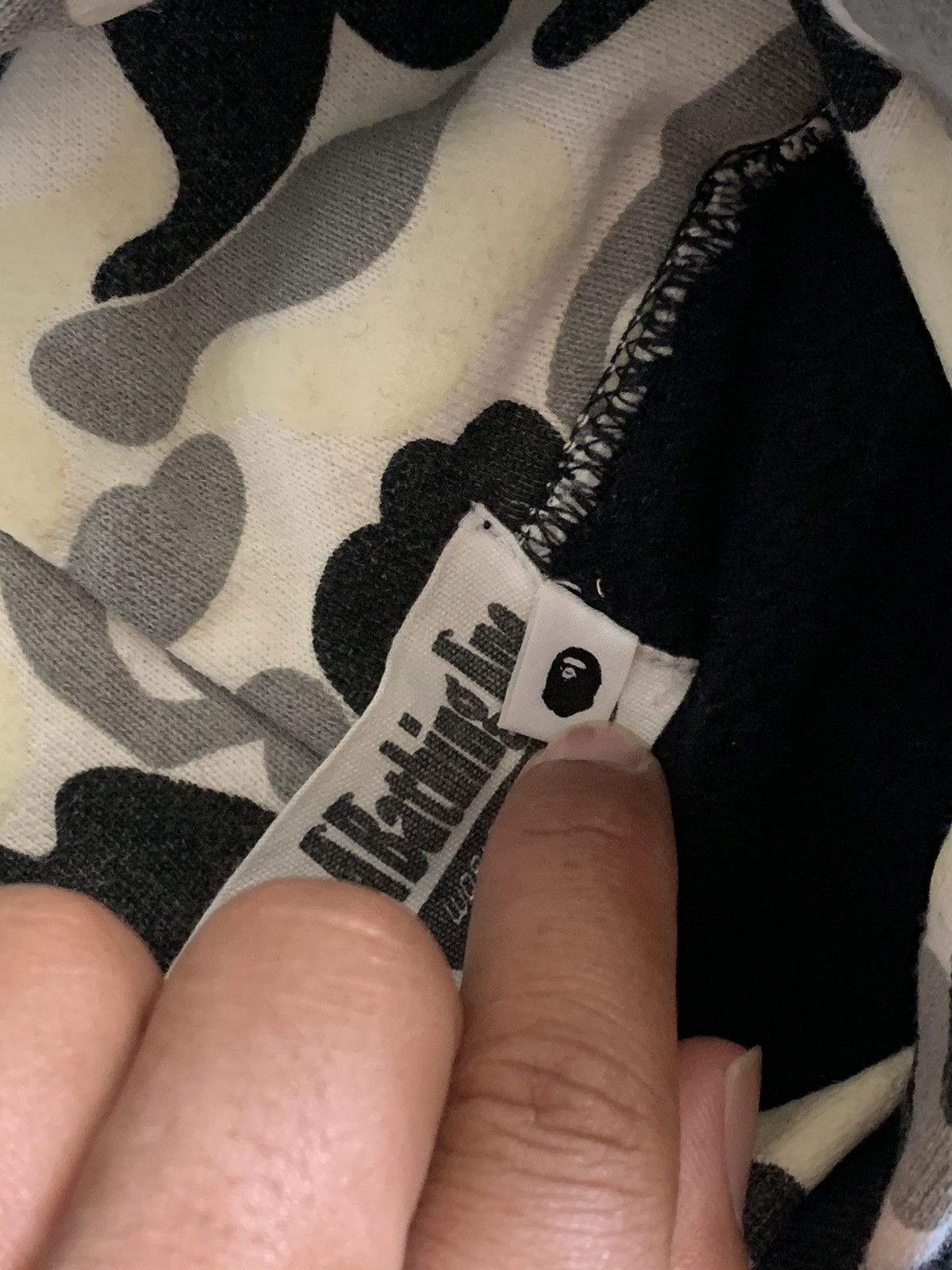 Bape Bape x Alien Predator glow in the dark Pullover Hoodie Size US XL / EU 56 / 4 - 10 Thumbnail