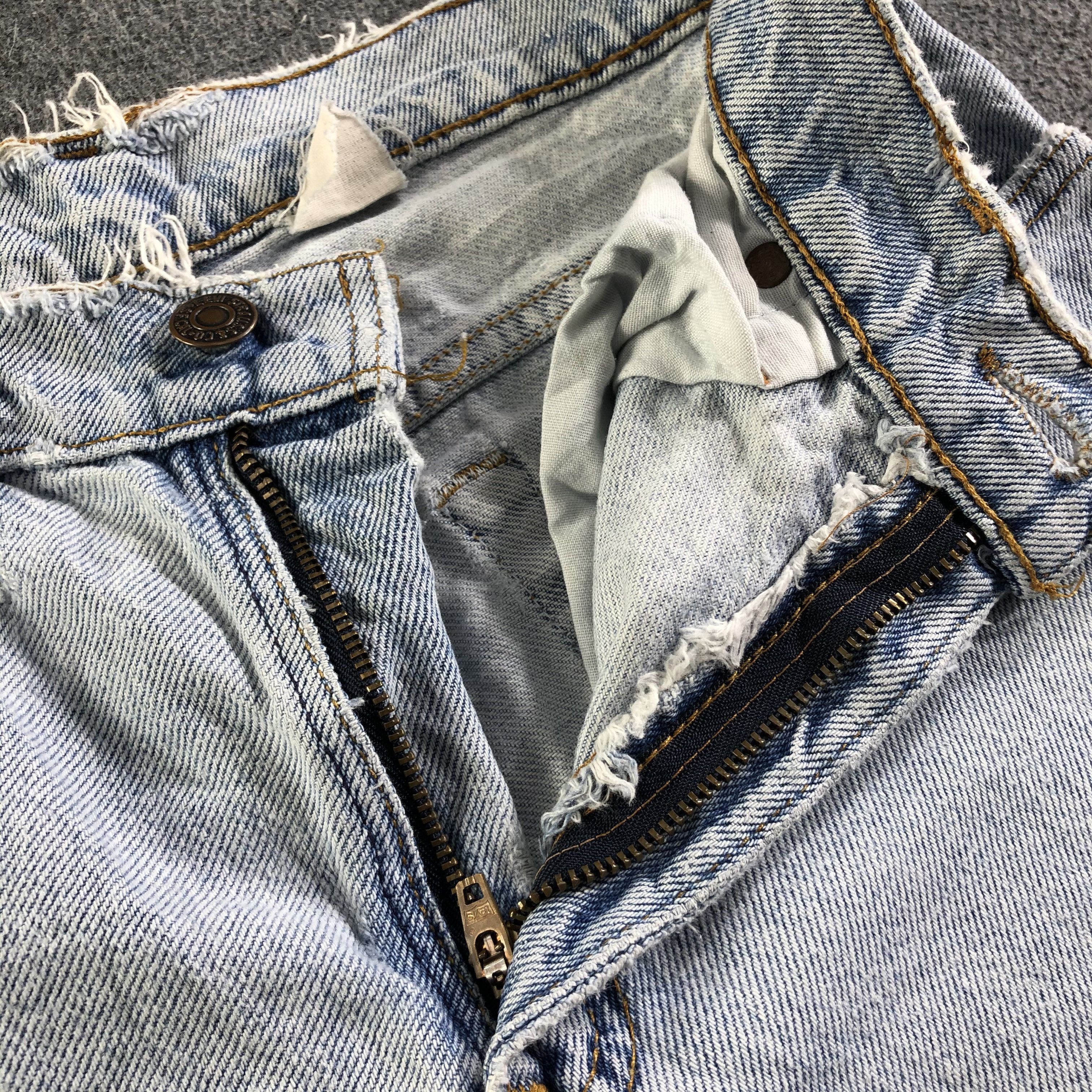 Levi's Vintage Light Wash Levis Jeans-J4468 Size US 26 / EU 42 - 11 Thumbnail