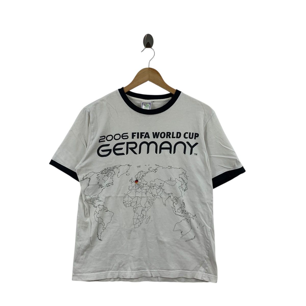 Vintage Vintage 2006 FIFA WORLD CUP Germany Stadium Tee Shirt Top Size L / US 10 / IT 46 - 3 Thumbnail