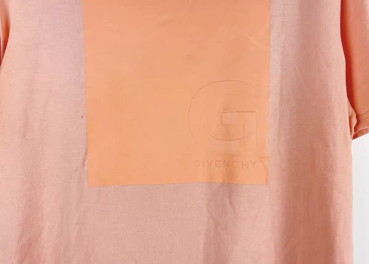 Givenchy G by Givenchy Pink Embossed Print Short Sleeve Tee J31 Size US XL / EU 56 / 4 - 4 Thumbnail
