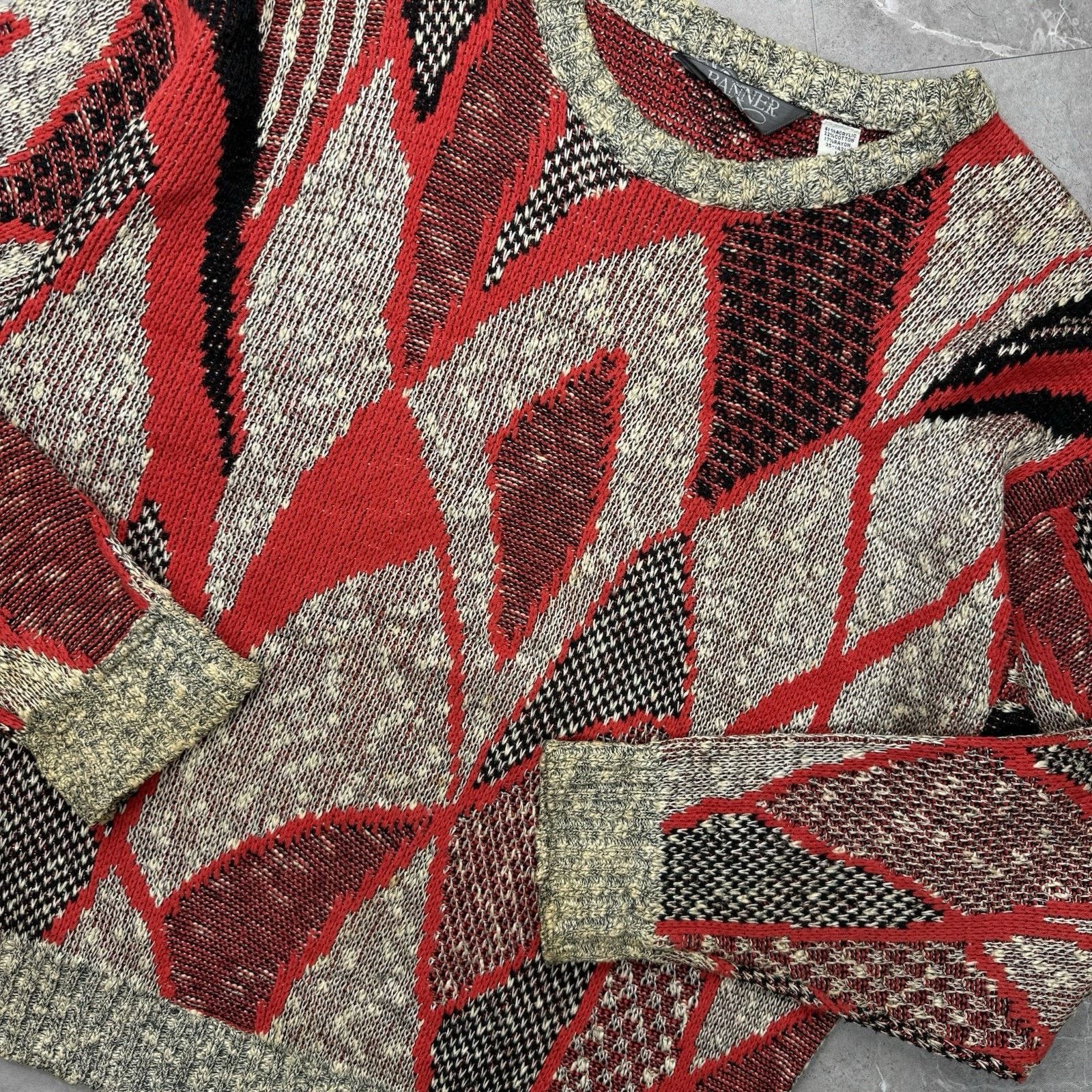 Vintage Vintage Banner Red Abstract Pattern Knit Sweater Large Size US L / EU 52-54 / 3 - 1 Thumbnail