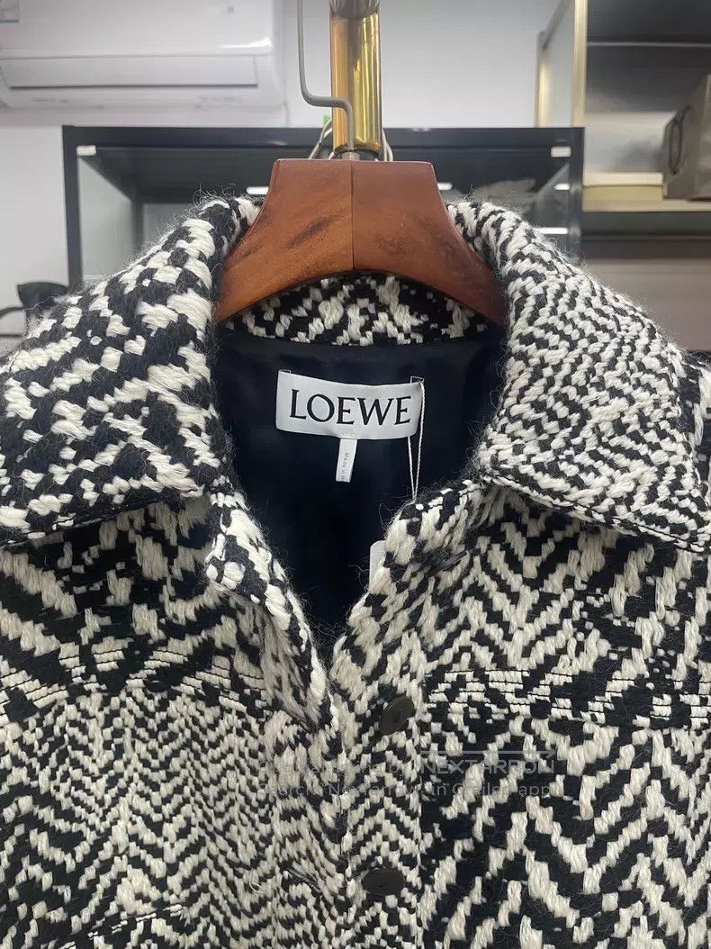 Loewe Loewe Textured Single-Breasted Loose Fit Jacket with Front Size XS / US 0-2 / IT 36-38 - 3 Thumbnail