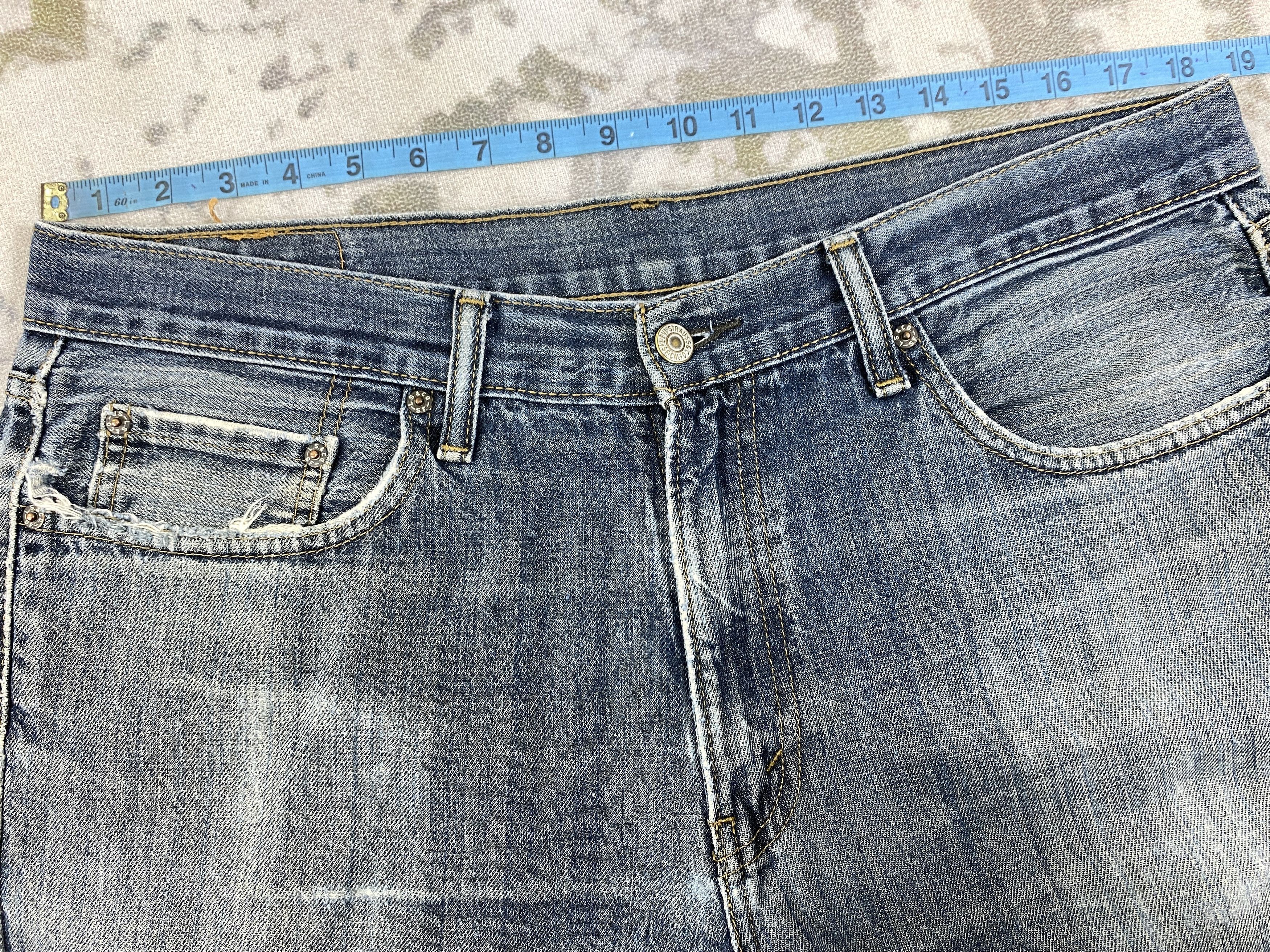 Levi's Distressed Blue Levi's 559 Jeans 37x33 Denim -SJ117 Size US 37 - 5 Thumbnail