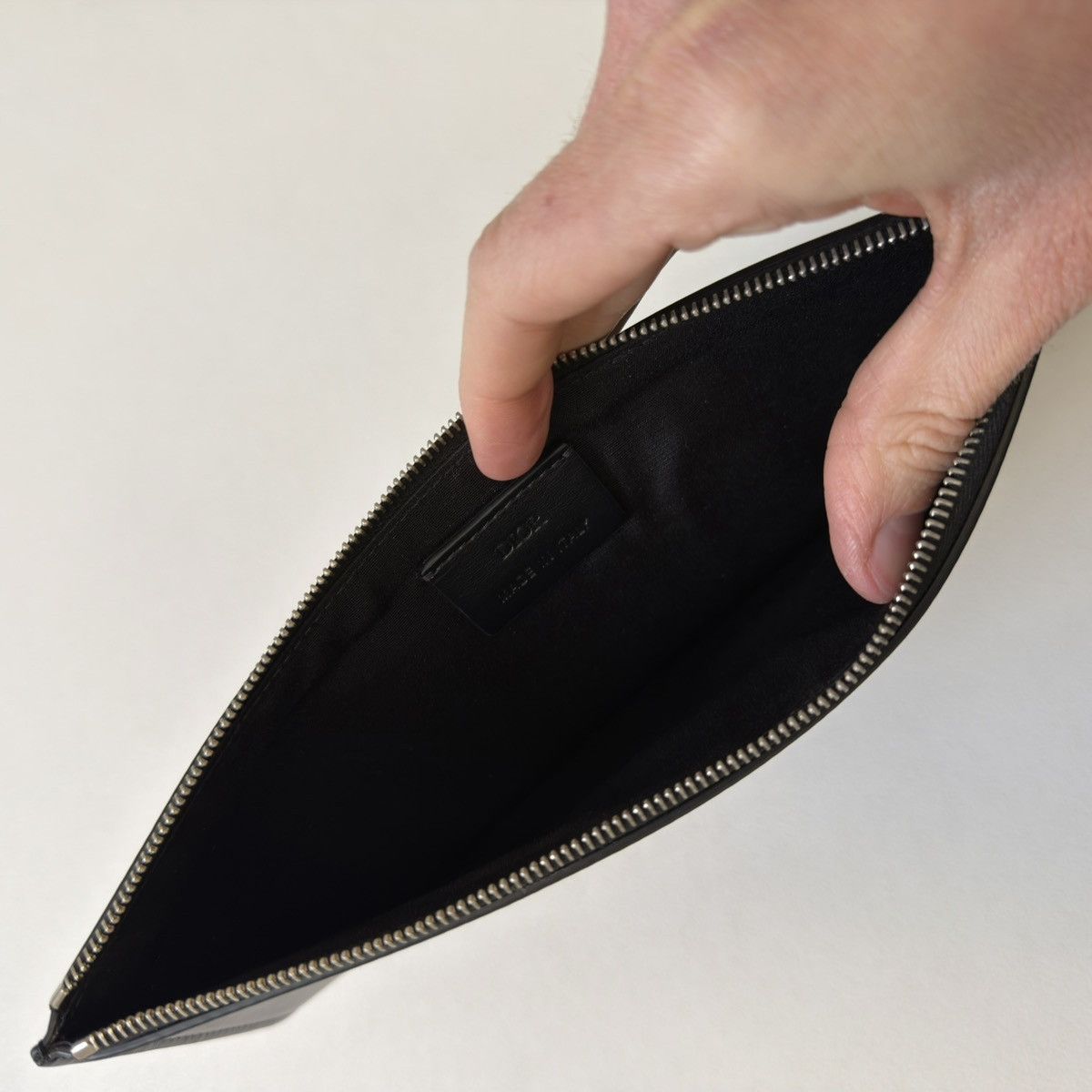 Dior A/W 22 Black Leather Show Invite Pouch Size ONE SIZE - 8 Thumbnail