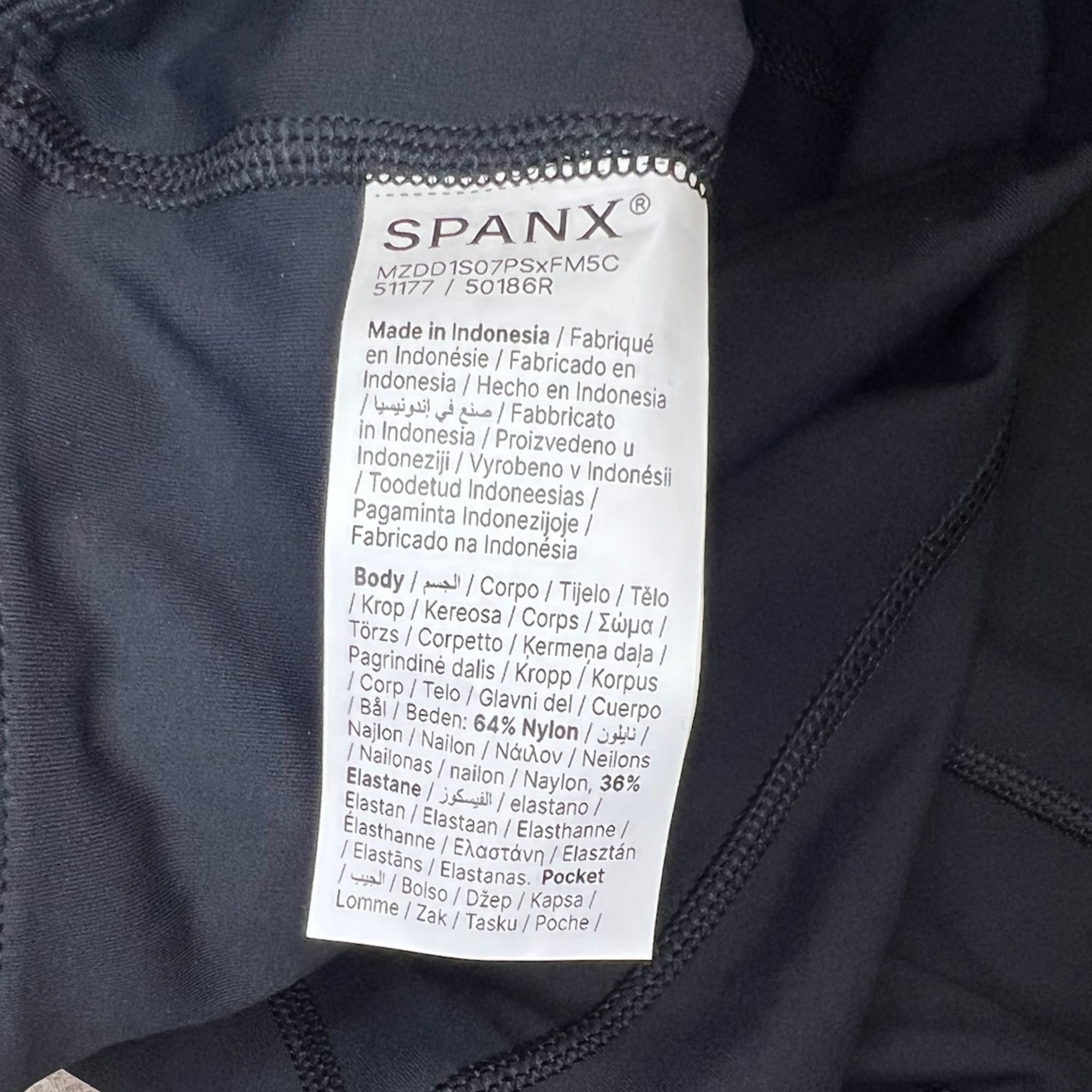 Other NWT Spanx Black High-Waisted Athletic Leggings Women’s Size Size 28" / US 6 / IT 42 - 6 Thumbnail