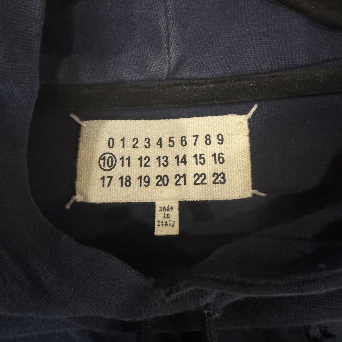 Maison Margiela Maison Margiela Blank Navy Embroidered Hoodie Size ONE SIZE - 3 Thumbnail