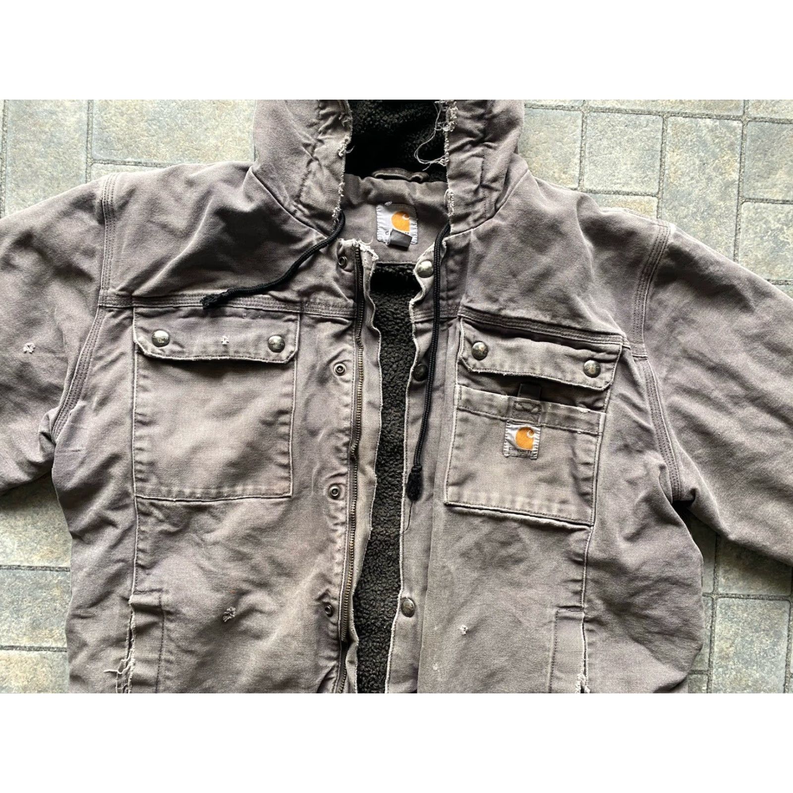 Carhartt VINTAGE Carhartt Hooded Jacket Coat Gray Mens M Zipper Snaps Damaged Sherpa Lined Size US M / EU 48-50 / 2 - 6 Thumbnail