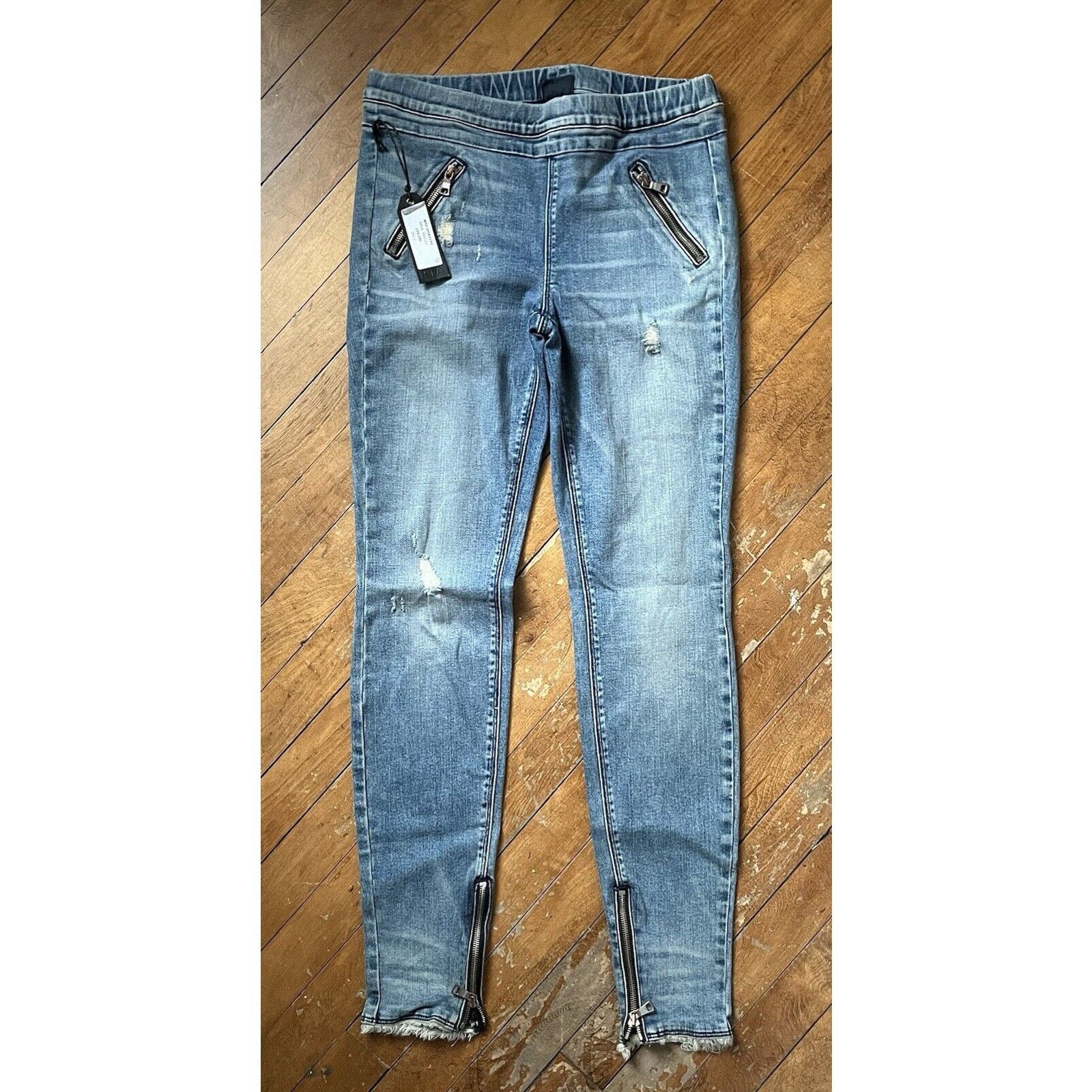 Denim Jeans retailer Size 26 Light wash