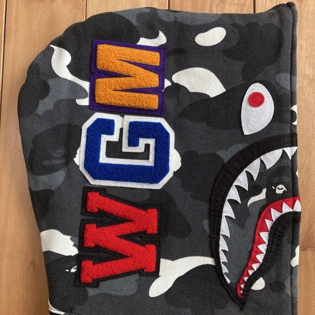 Bape 💫Glow in the dark💫 BAPE City Camo Shark Full Zip Hoodie APE Size US S / EU 44-46 / 1 - 6 Thumbnail
