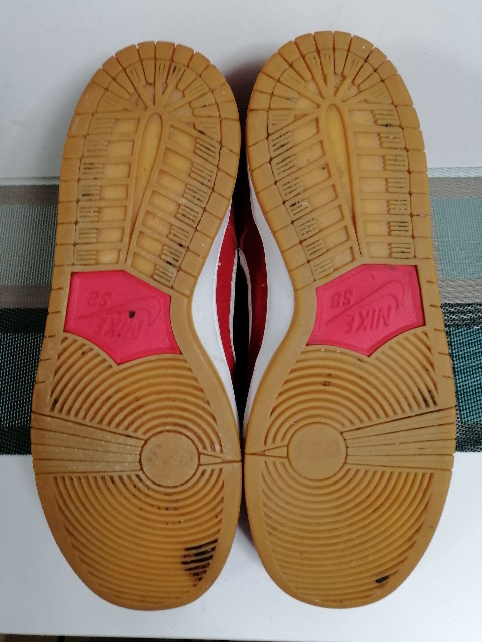 Nike Nike SB Dunk Low Pro Ishod Wair University Red Gum White Size US 11 / EU 44 - 7 Thumbnail