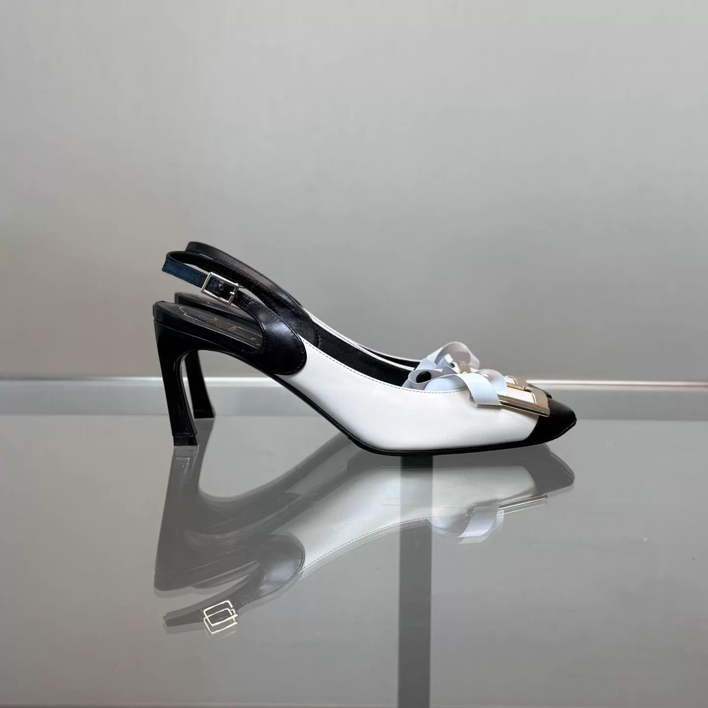 Roger Vivier Roger Vivier Black & White Square Buckle Pumps Women's 37 Size US 6.5 / IT 36.5 - 4 Thumbnail