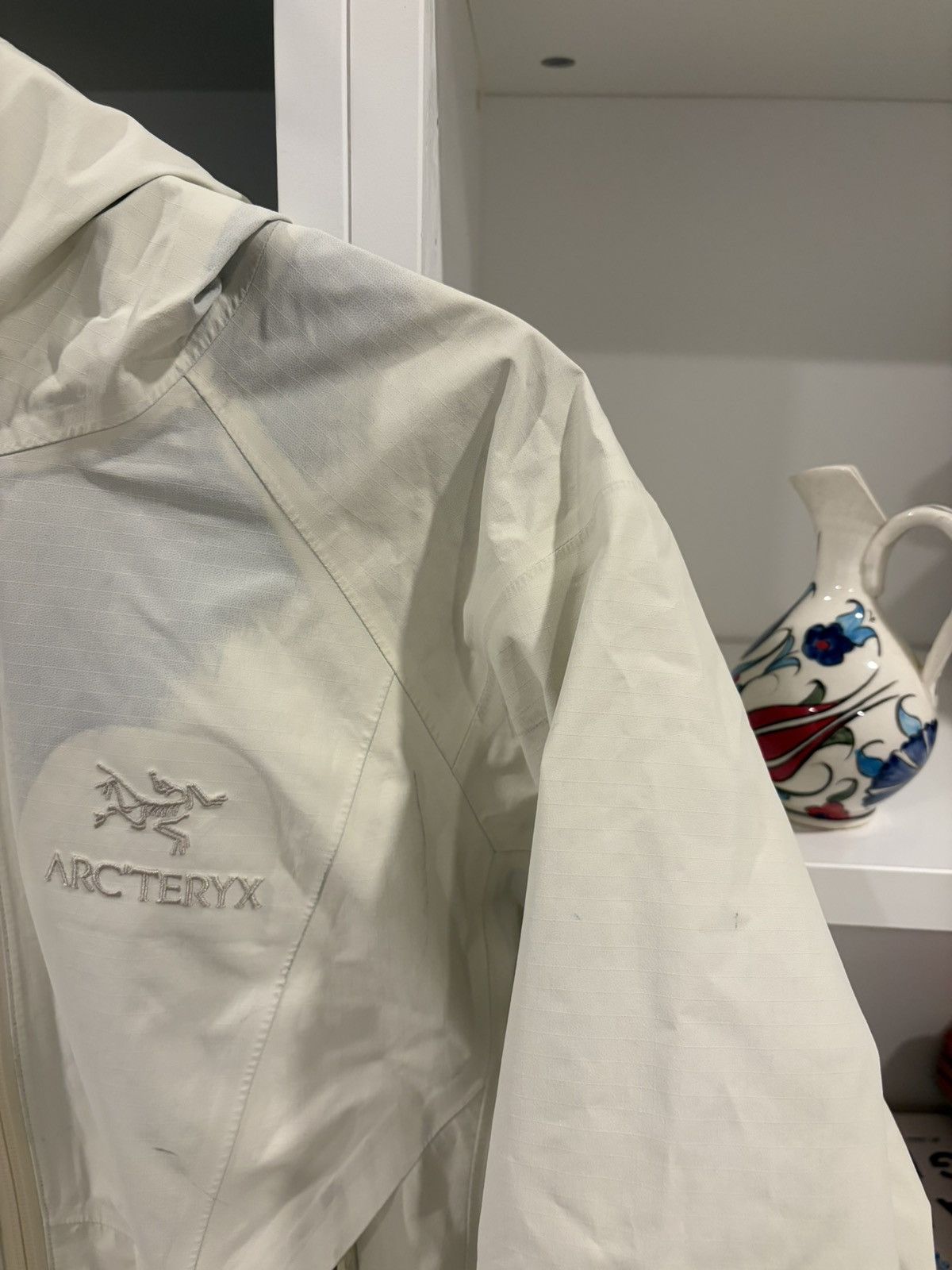 Arc'teryx ARC’TERYX Beta SL White Size US S / EU 44-46 / 1 - 2 Thumbnail