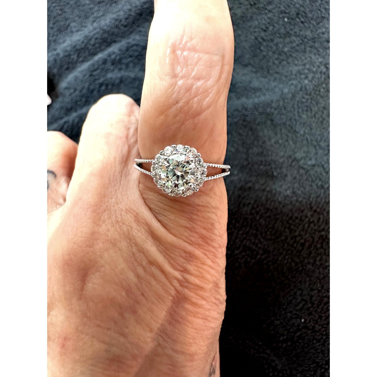 Other 1 ct Moissanite Round Cut Ring with Moissanite Accents 8 Size ONE SIZE - 18 Thumbnail