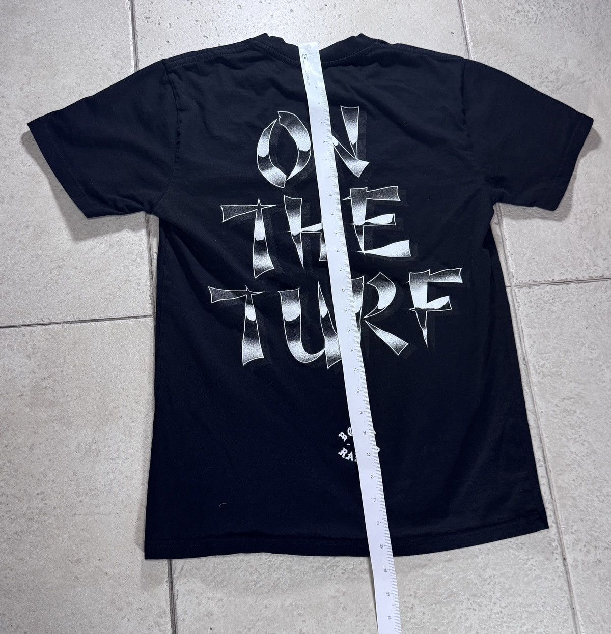 Born X Raised Born x Raised “On The Turf” tee in black. Size S Size US S / EU 44-46 / 1 - 2 Thumbnail