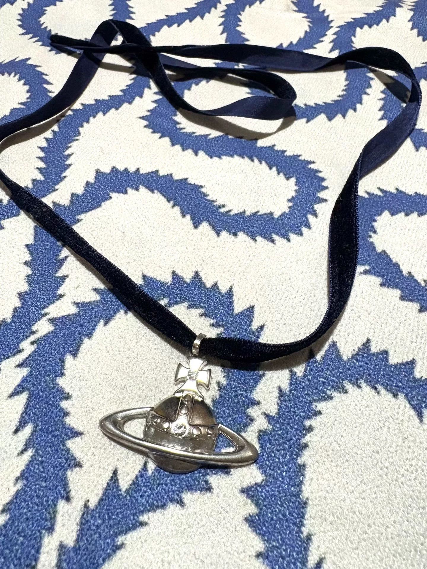 Vivienne Westwood Vivienne Westwood Silver Saturn Choker Necklace Size ONE SIZE - 1 Thumbnail