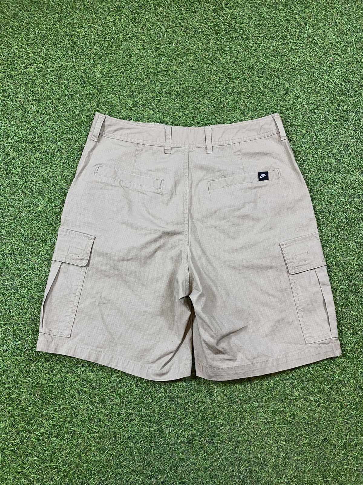 Nike Vintage Y2K Nike shorts streetwear style size M Size US 30 / EU 46 - 3 Thumbnail