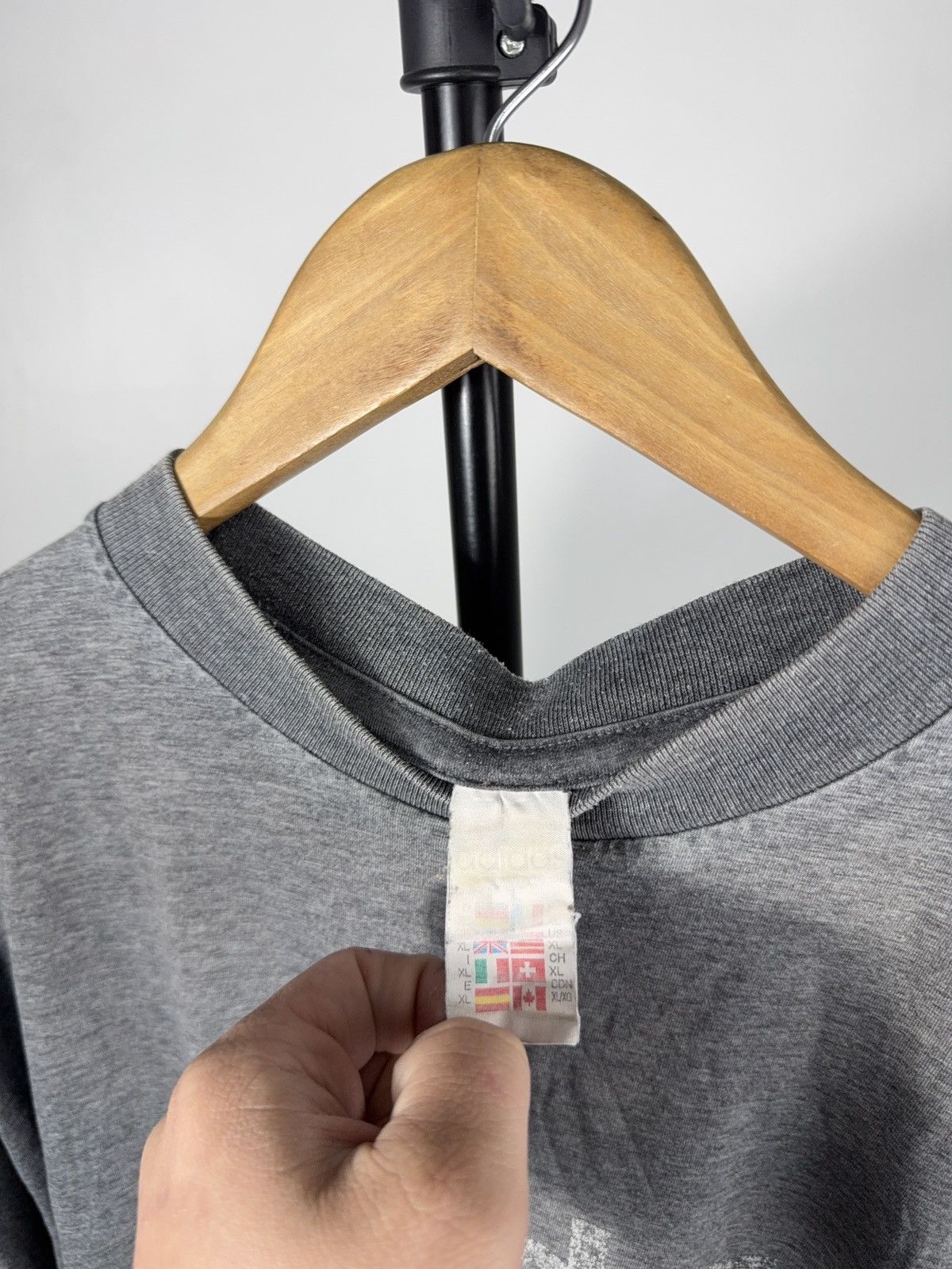 Adidas Vintage 90s Adidas Distressed Faded Logo Grey Boxy T-Shirt Size US XL / EU 56 / 4 - 10 Thumbnail
