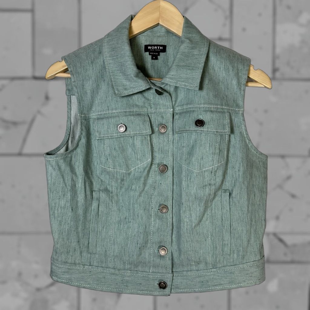 Vintage Worth New York Vest Button-Up Women’s Down Size 8 Blue Variety of Layering 90s? (But wait) Size M / US 6-8 / IT 42-44 - 1 Thumbnail