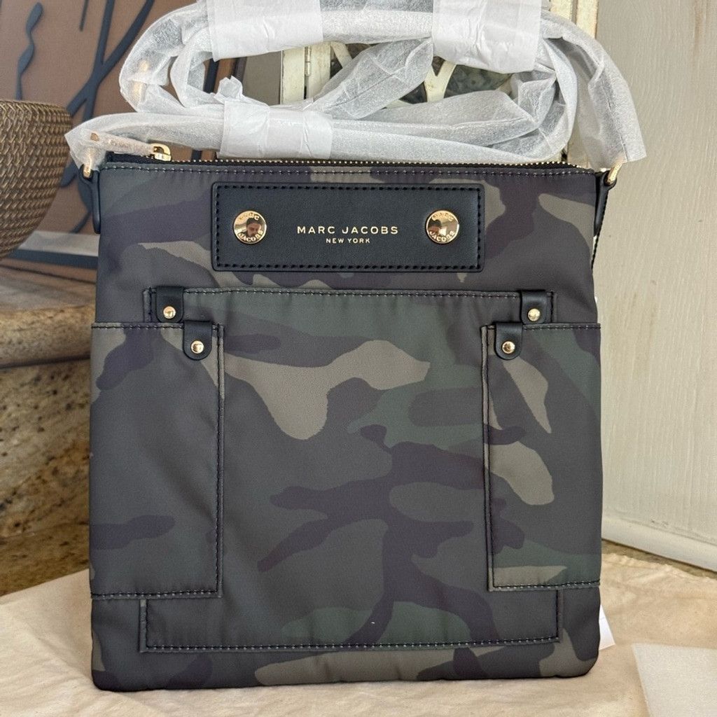 Marc Jacobs Marc Jacobs Preppy Swing Nylon Flat Crossbody Bag ~NWT~ Camo Size ONE SIZE - 1 Thumbnail