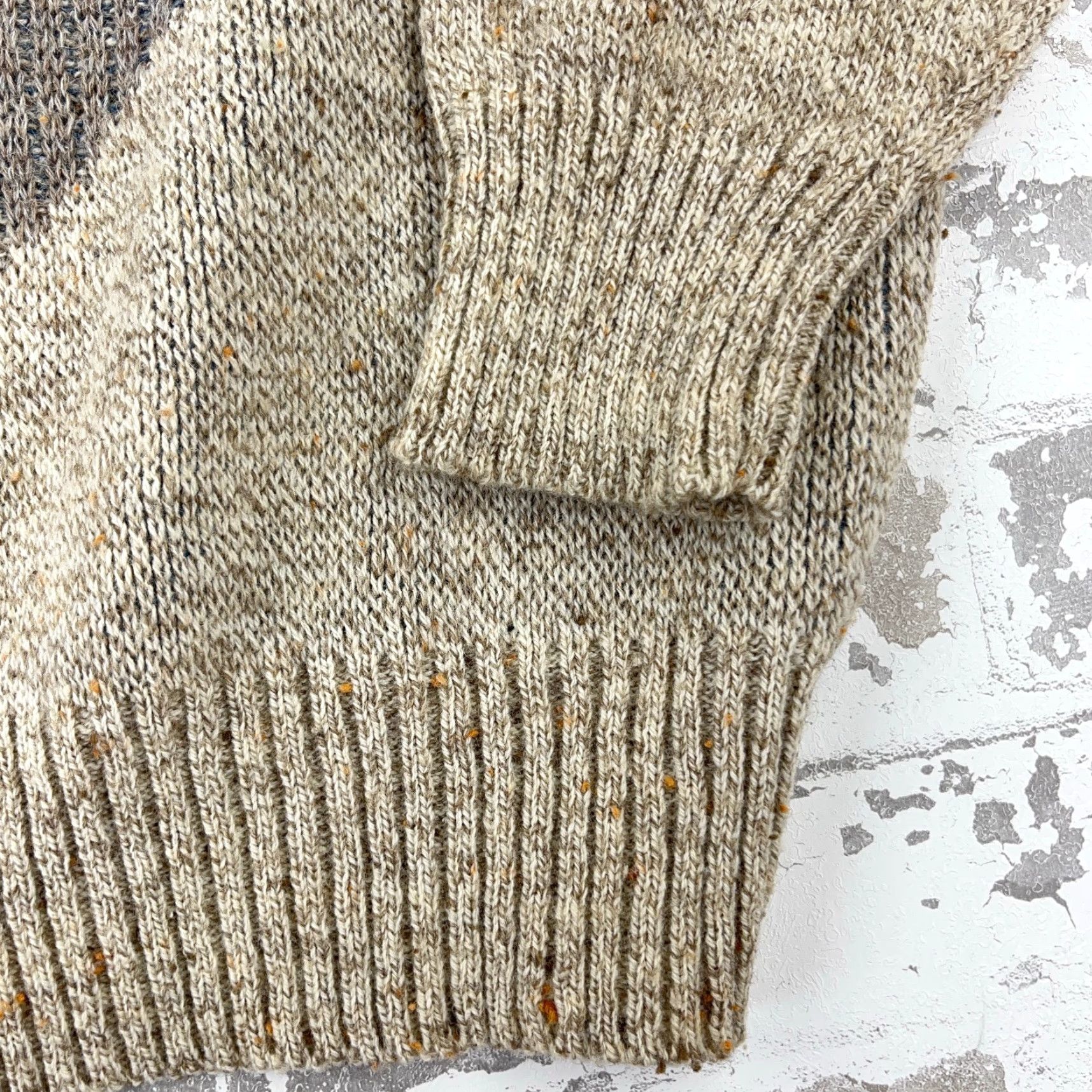 Vintage VINTAGE Moss Creekl Trader Sweater Men XL Tan Blue Wool Blend Knit V Neck 90s Diamond Geometric Chunky-Knit Pullover All Seasons Casual Mens Size US XL / EU 56 / 4 - 4 Thumbnail