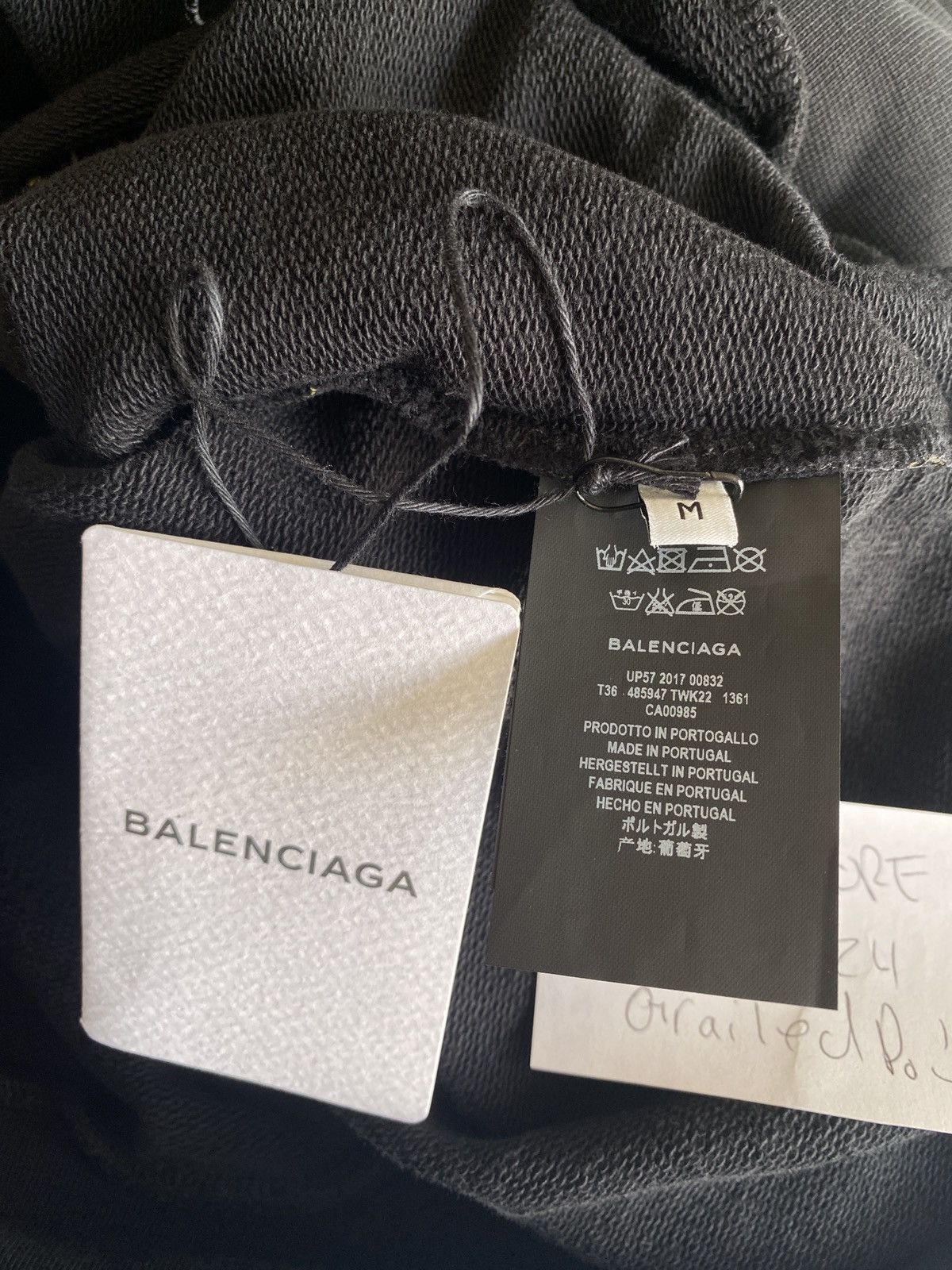 Balenciaga Balenciaga Homme Stripe Crewneck Sweater Noir/Jaune Medium Size US M / EU 48-50 / 2 - 5 Thumbnail