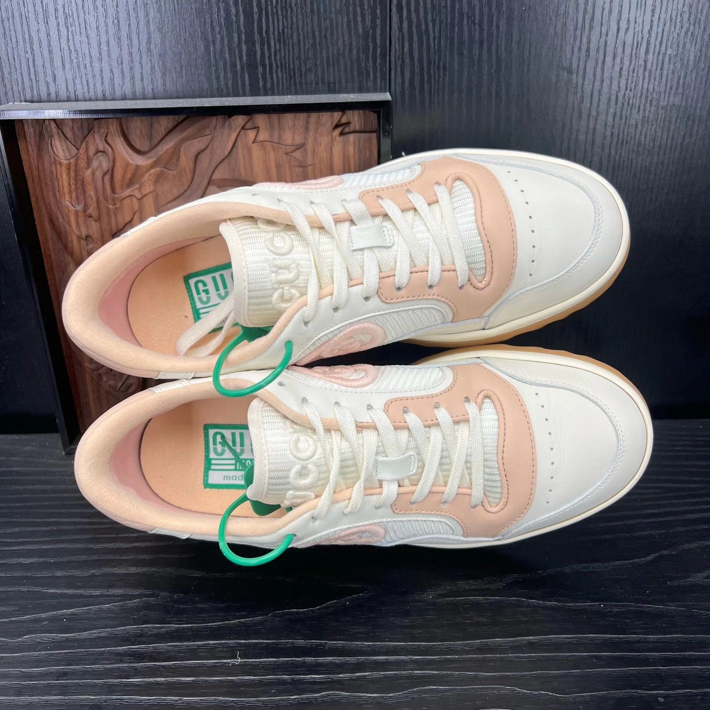Gucci Gucci Mac80 White & Pink 38.5 Like New Size US 8.5 / IT 38.5 - 7 Thumbnail
