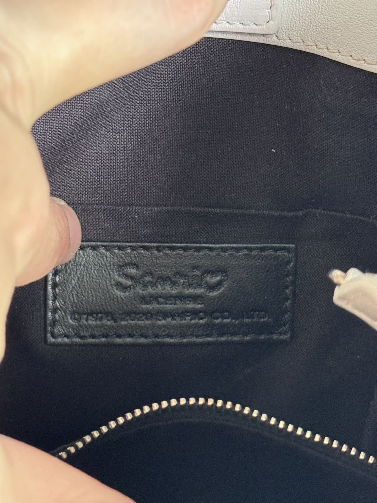 Balenciaga SS20 HELLO KITTY RUNWAY SLING BAG Size ONE SIZE - 5 Thumbnail