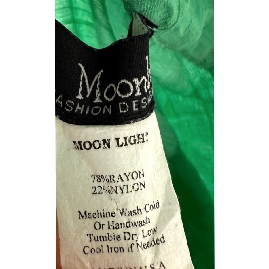 Vintage Moonlight Fashion Design Women's Blouse One Size Button Rayon Solid Green Crew Neck 3/4 Sleeve Casual All Seasons Vintage No Size ONE SIZE - 7 Thumbnail