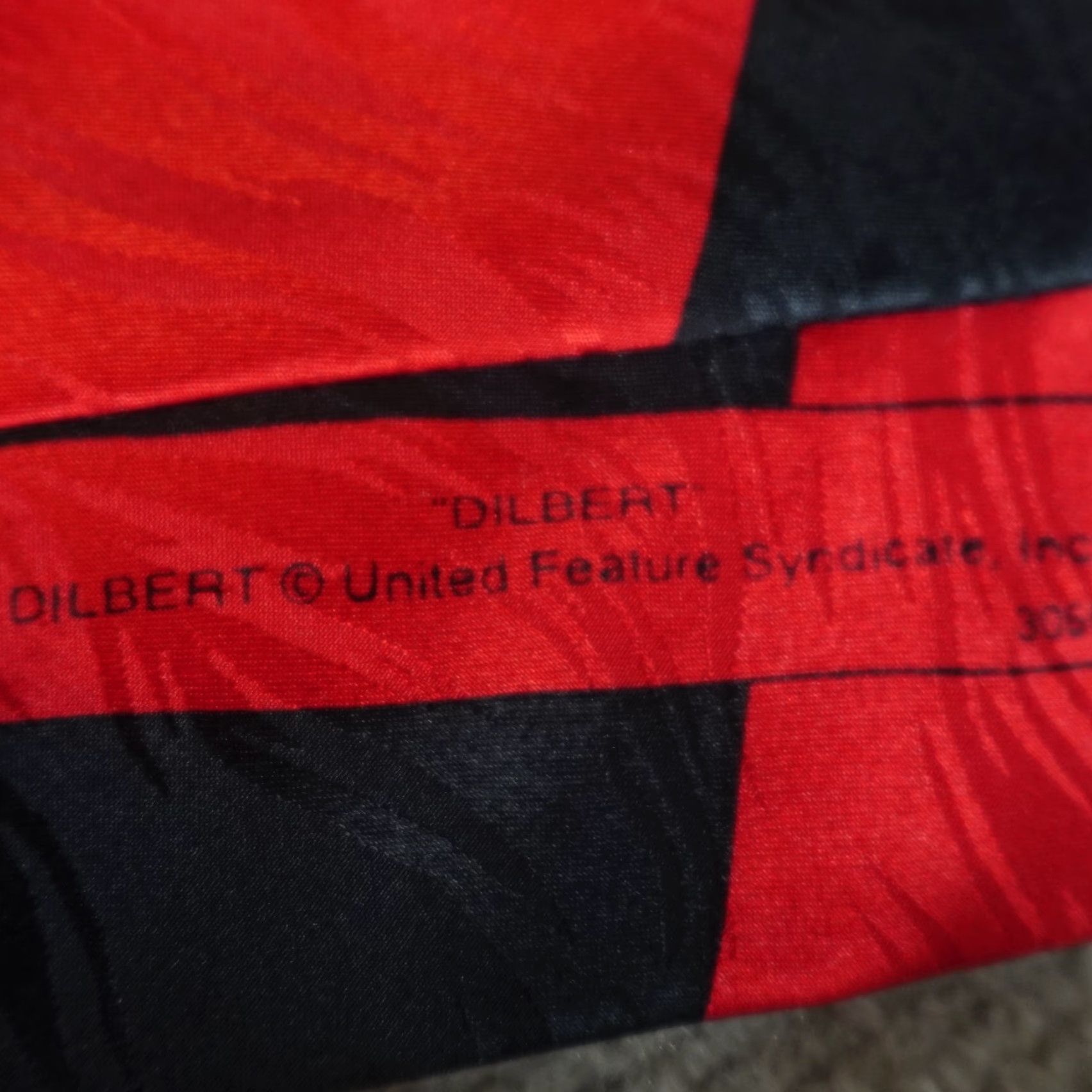 Vintage VINTAGE Dilbert Mens Tie Silk Red Black Striped Geometric Pattern 57"-60" Classic Length Men’s Silk Tie Size ONE SIZE - 3 Thumbnail