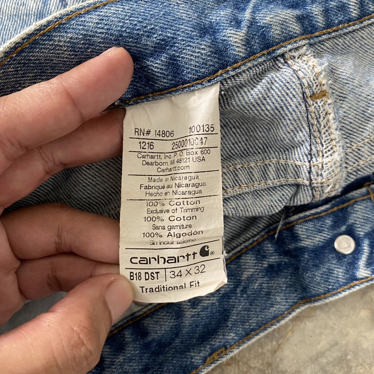 Carhartt Vintage Carhartt Traditional Fit Faded Dirty Jeans Size US 35 - 23 Thumbnail