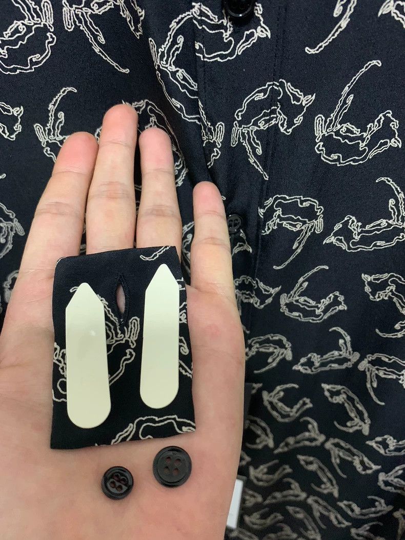 Yves Saint Laurent Saint Laurent 13fw Fox Print Silk Shirt 2502-Nextarrow Size US XXS / EU 40 - 7 Thumbnail