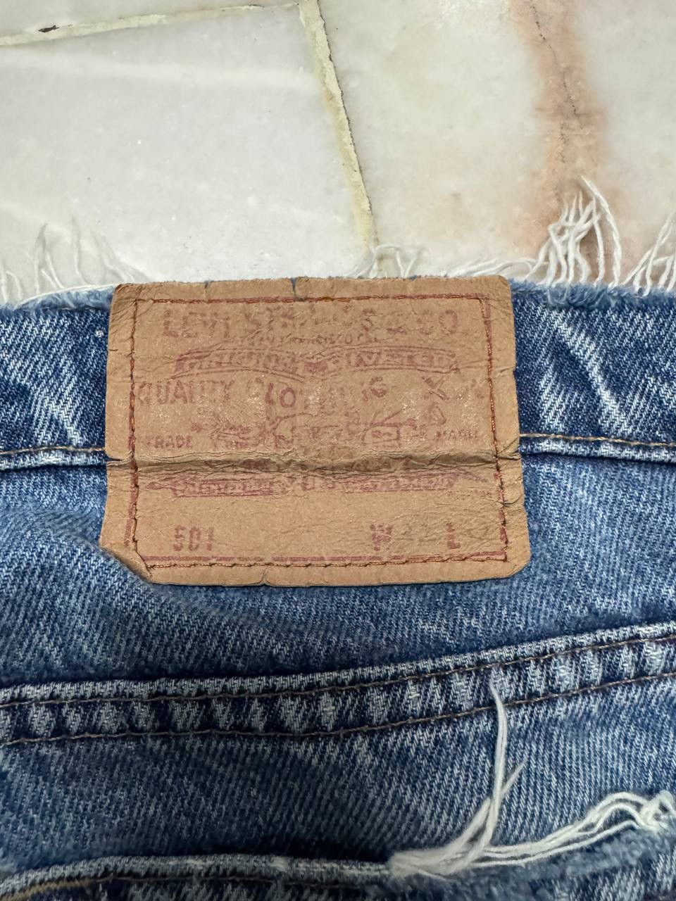 Levi's 💥Grunge💥Vintage 90's 501 Faded Distressed Ripped Blue Jeans Size US 31 - 15 Thumbnail