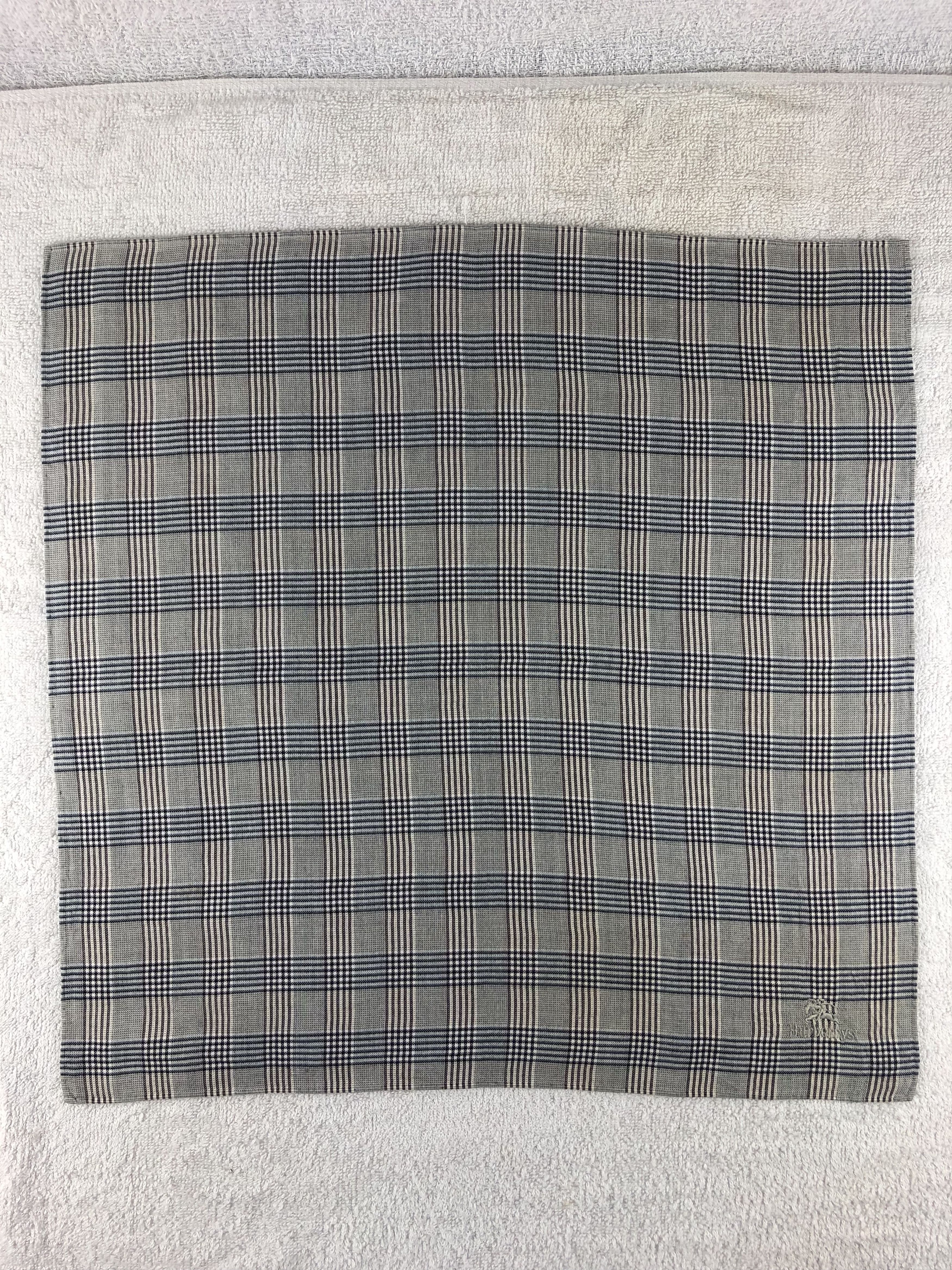 Burberry Burberrys Handkerchief / Bandana / Neckerchief Size ONE SIZE - 3 Thumbnail