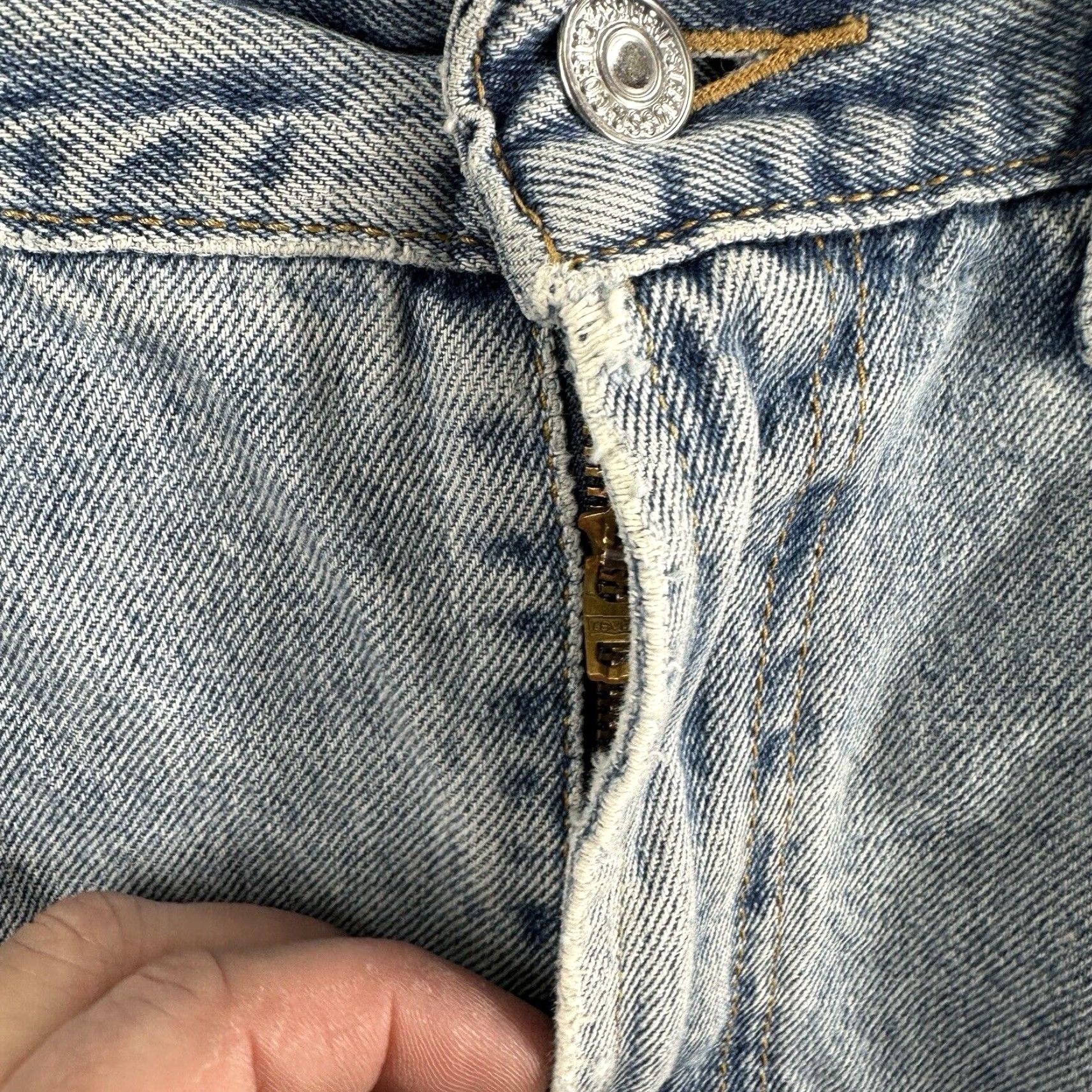 Levi's VINTAGE Levi's 505 Denim Jean Shorts Mens 34 Light Blue Regular Fit Y2K 2004 Summer Jorts Size US 34 / EU 50 - 6 Thumbnail