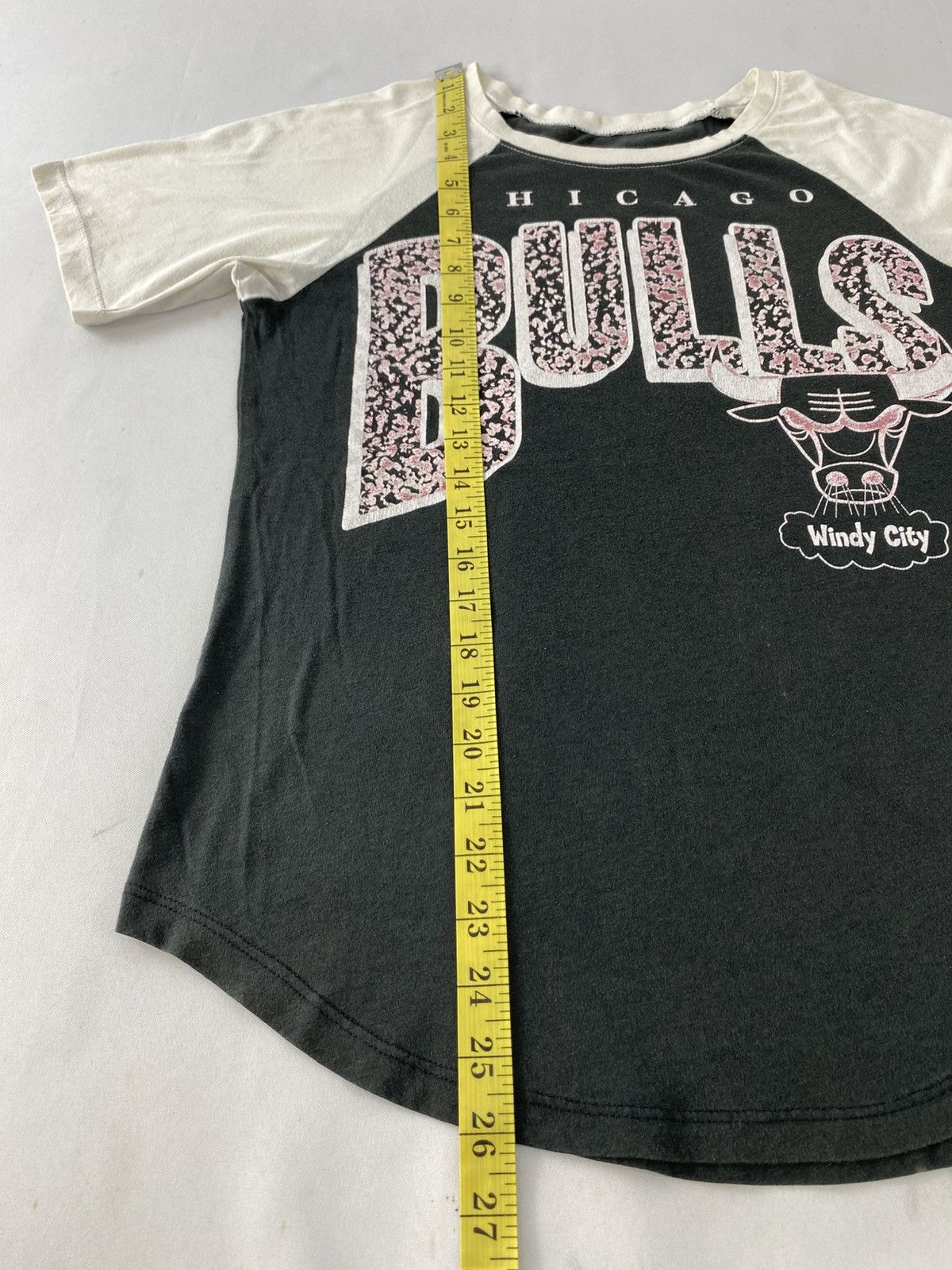 NBA Mighty Fine Hardwood NBA Chichago Bulls Raglan Printed Tee Size S / US 4 / IT 40 - 7 Thumbnail
