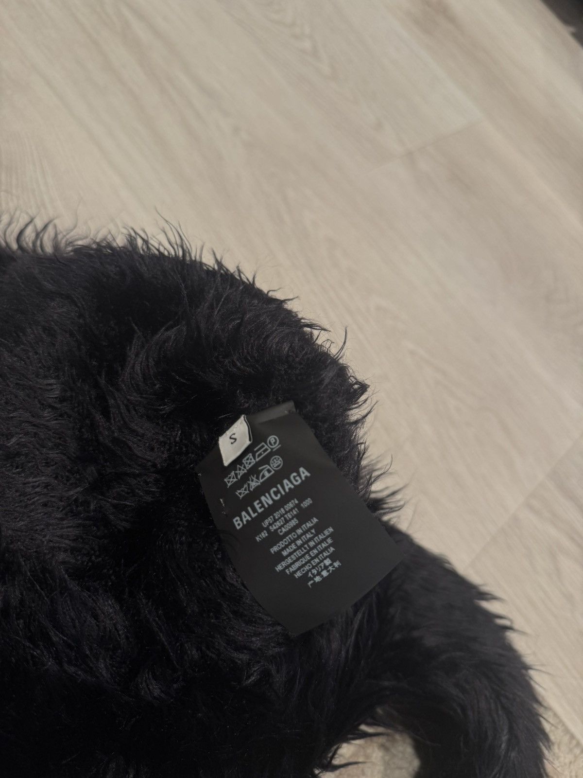 Balenciaga f/w 2018 fuzzy fur sweater!! Size US S / EU 44-46 / 1 - 7 Thumbnail