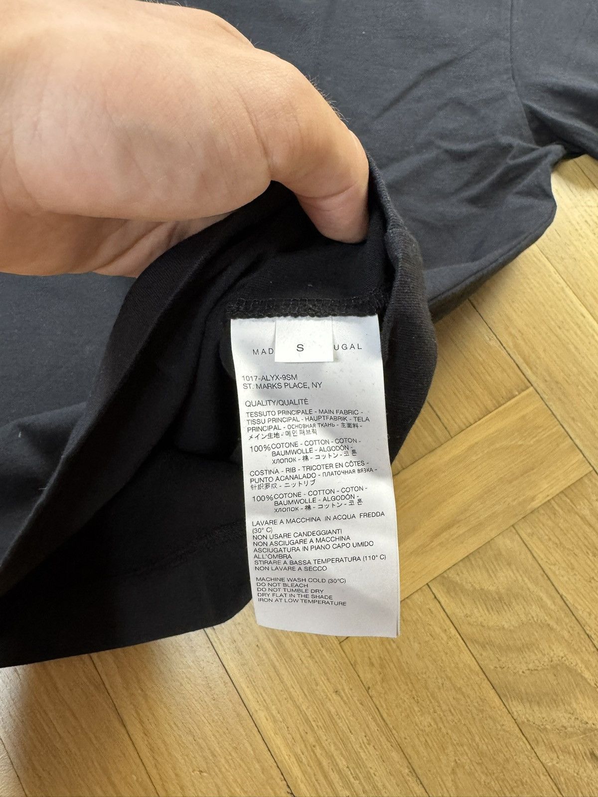 1017 ALYX 9SM 1017 ALYX 9SM REVERSE LOGO OVERSIZE T-SHIRT Size US S / EU 44-46 / 1 - 7 Thumbnail