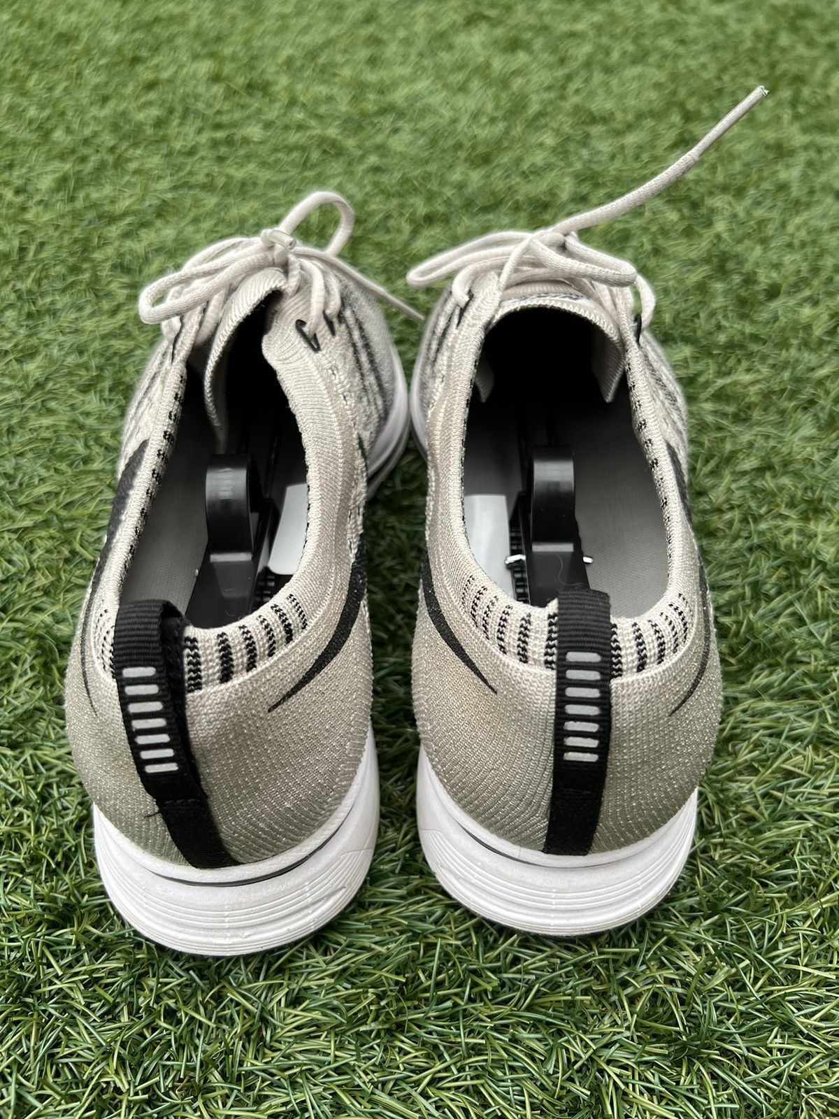 Nike Nike Flyknit Trainers Pale Grey Size US 10.5 / EU 43-44 - 10 Thumbnail