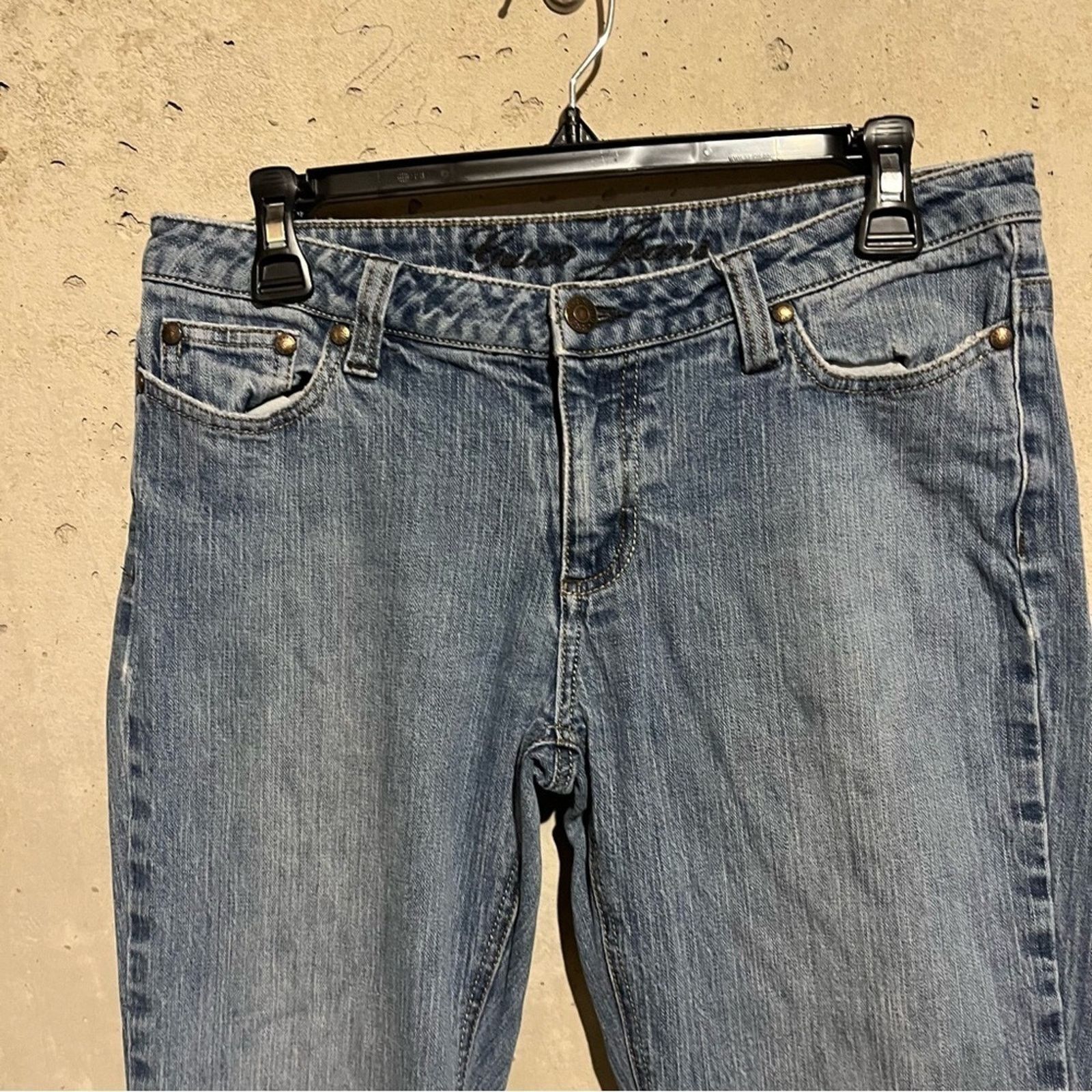 Guess Guess Jeans Women’s Sz 29 Bootcut Back Flap Pockets Low Rise Size 29" - 2 Thumbnail
