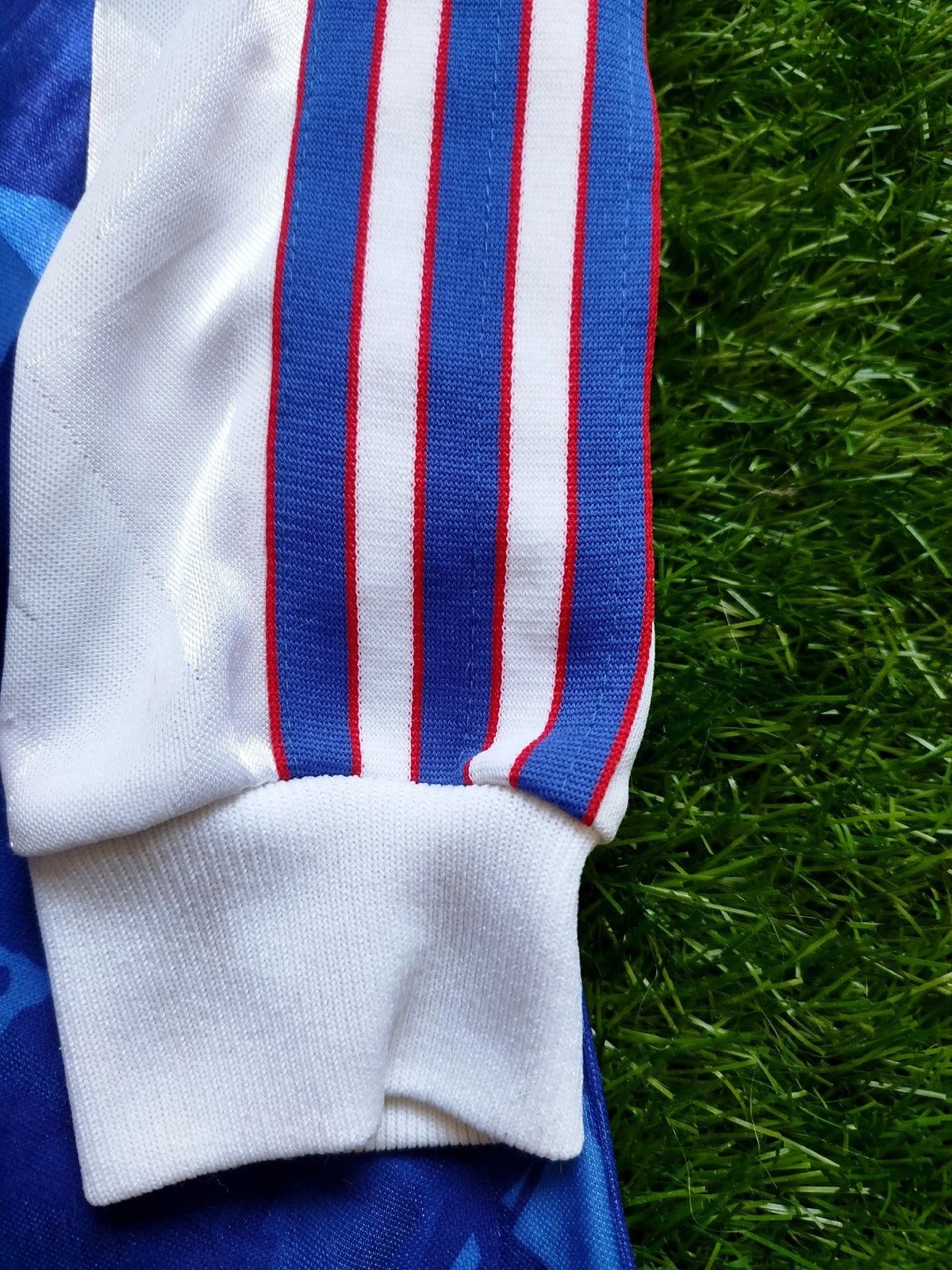 Adidas Adidas 1990/1992 vintage football shirt long sleeve template Size US M / EU 48-50 / 2 - 6 Thumbnail